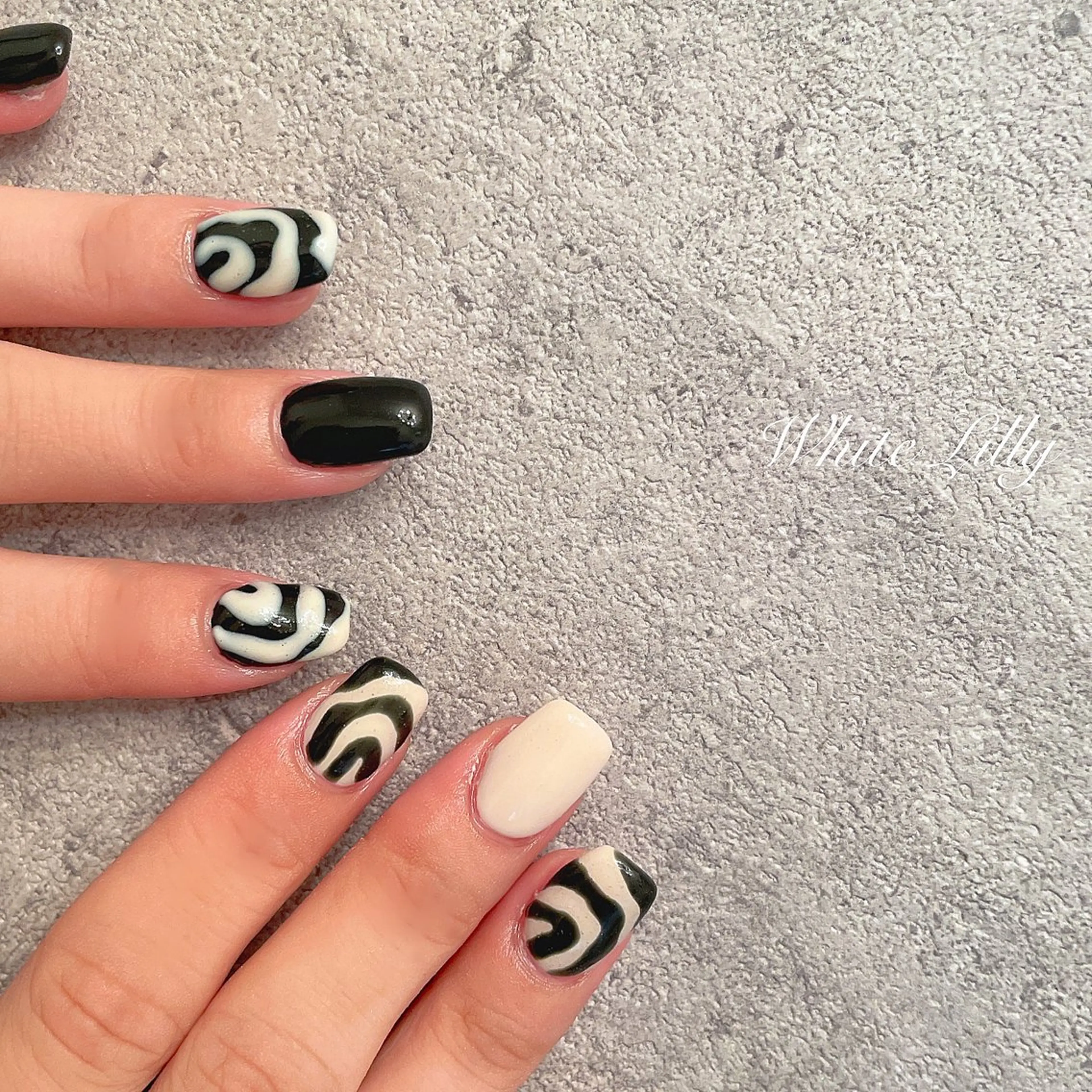 ネイル ハンドネイル White lily所属・牧田 雅世のネイルデザイン