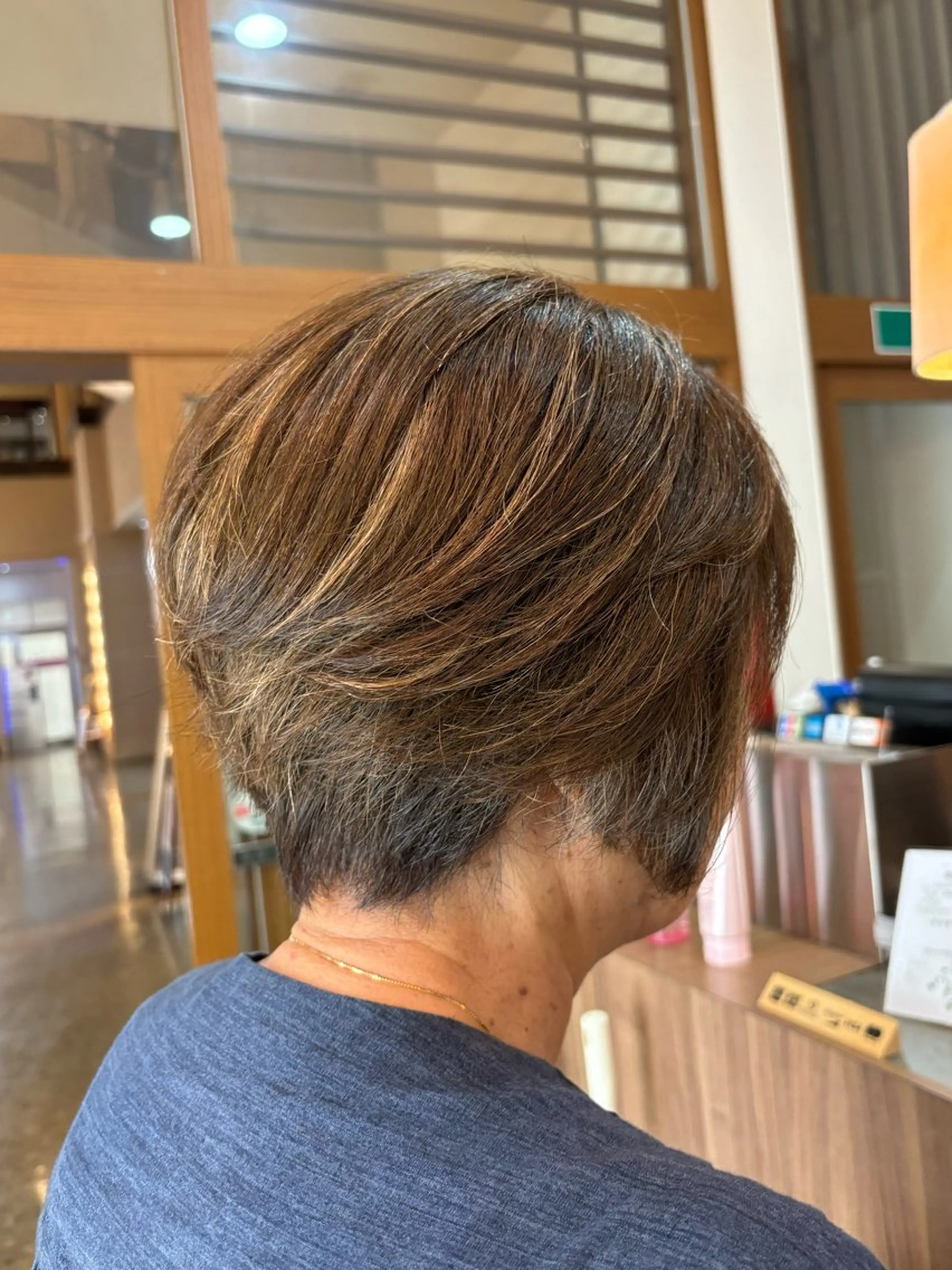 ショート カラー ハイライトカラー ハイライト ヘアカラー 神田 淳美のヘアスタイル