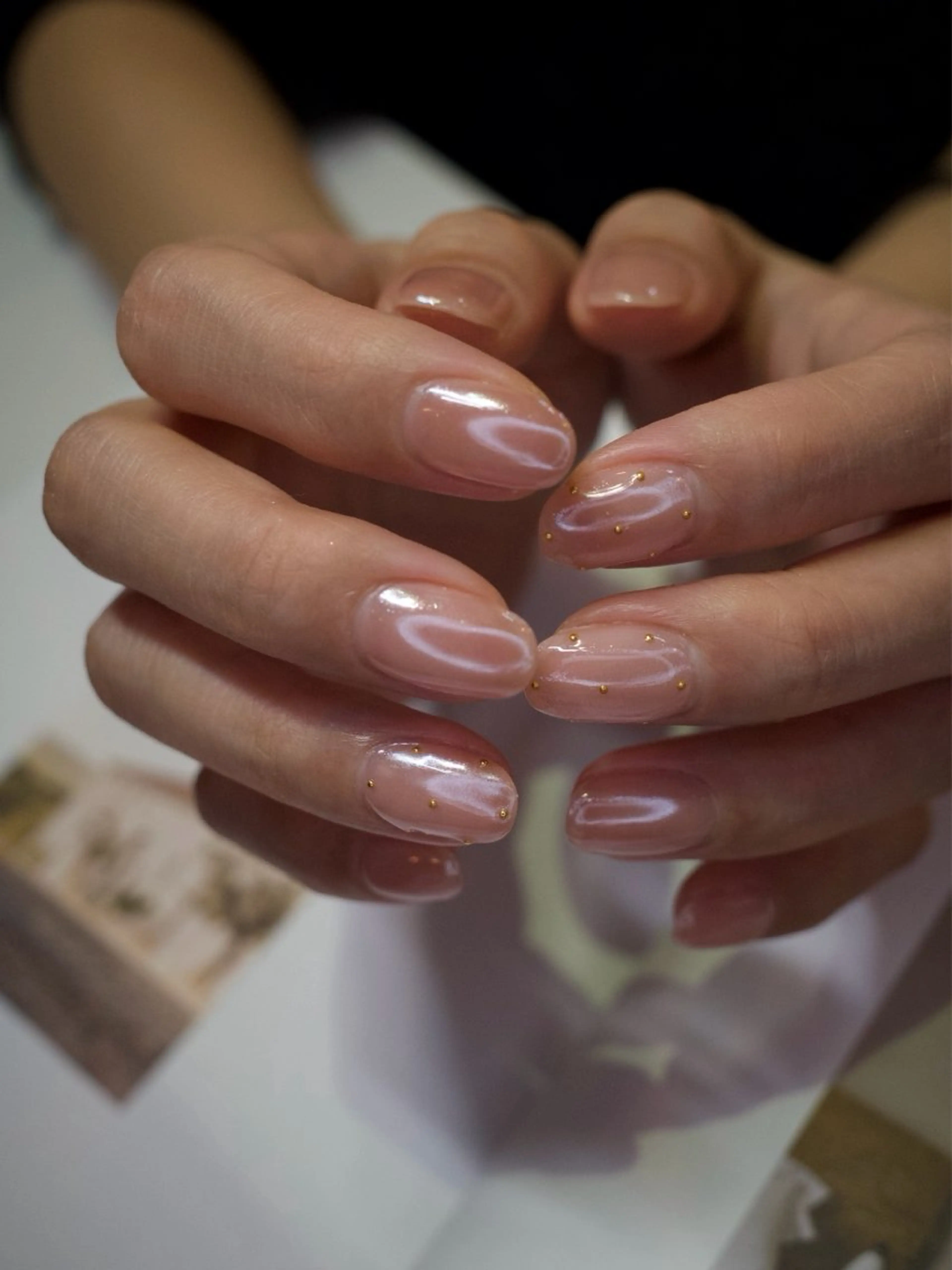 ネイル ハンドネイル anyora nail salon所属・大人ワンホン キラキラ／Ayanoのネイルデザイン