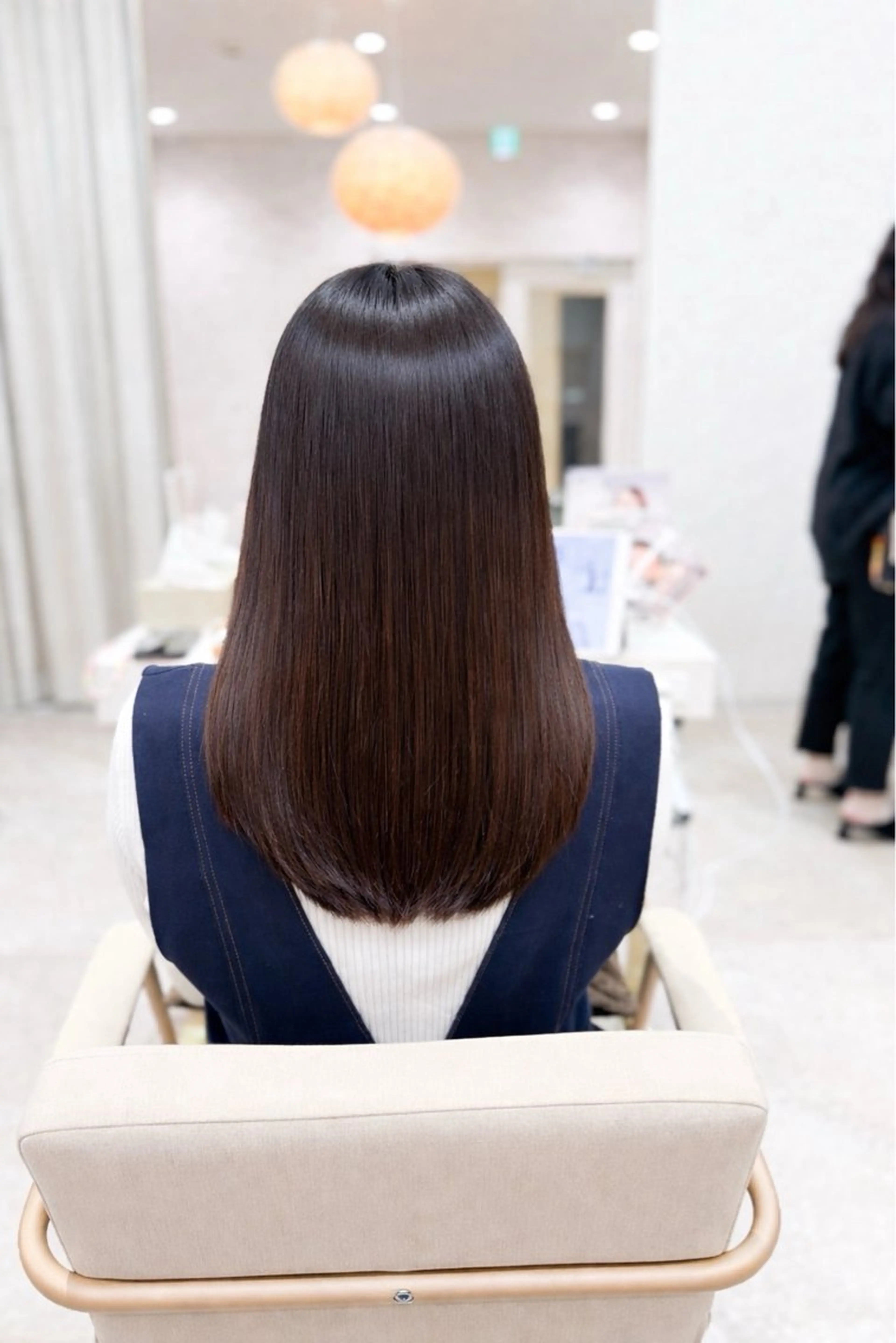 セミロング カット 縮毛矯正 トリートメント 🫧美髪矯正特化🫧 小林杏夏のヘアスタイル