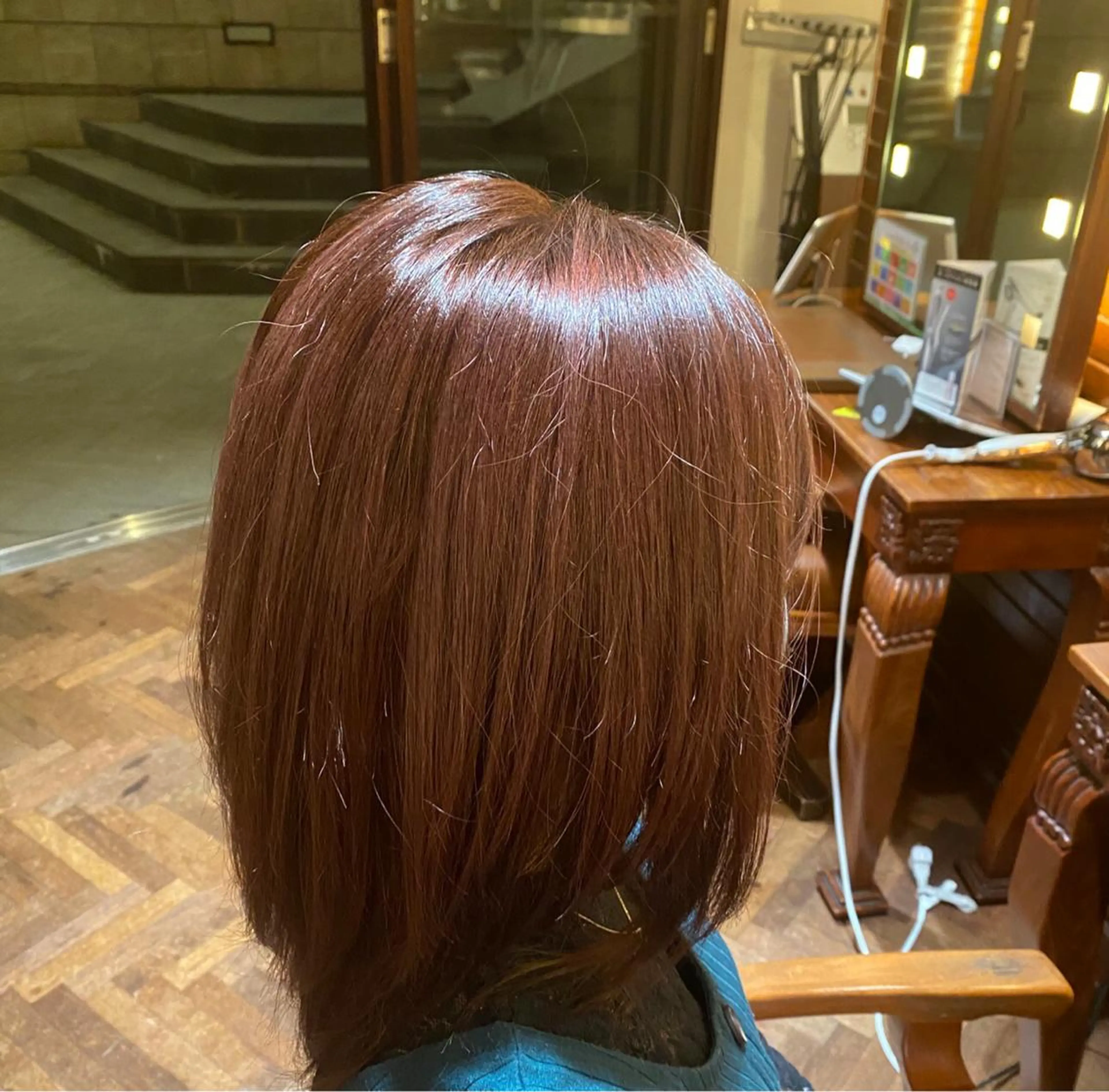 ミディアム カラー ピンクカラー レイヤーカット stylist YUTOのヘアスタイル