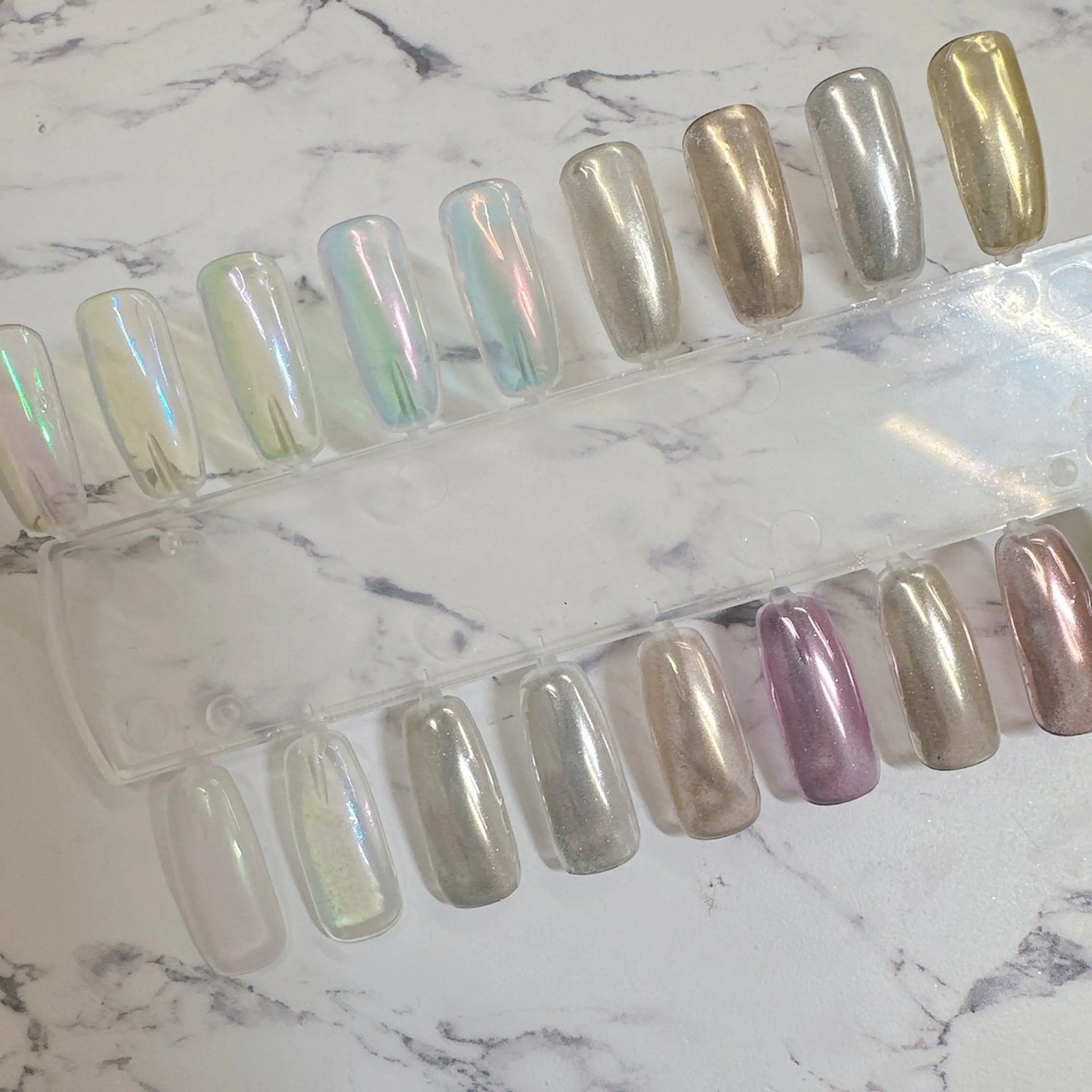 ネイル マグネットネイル マグネットワンカラー ミラーネイル ワンカラーネイル ハンドネイル I_p4ce 🍊あい🍊のネイルデザイン