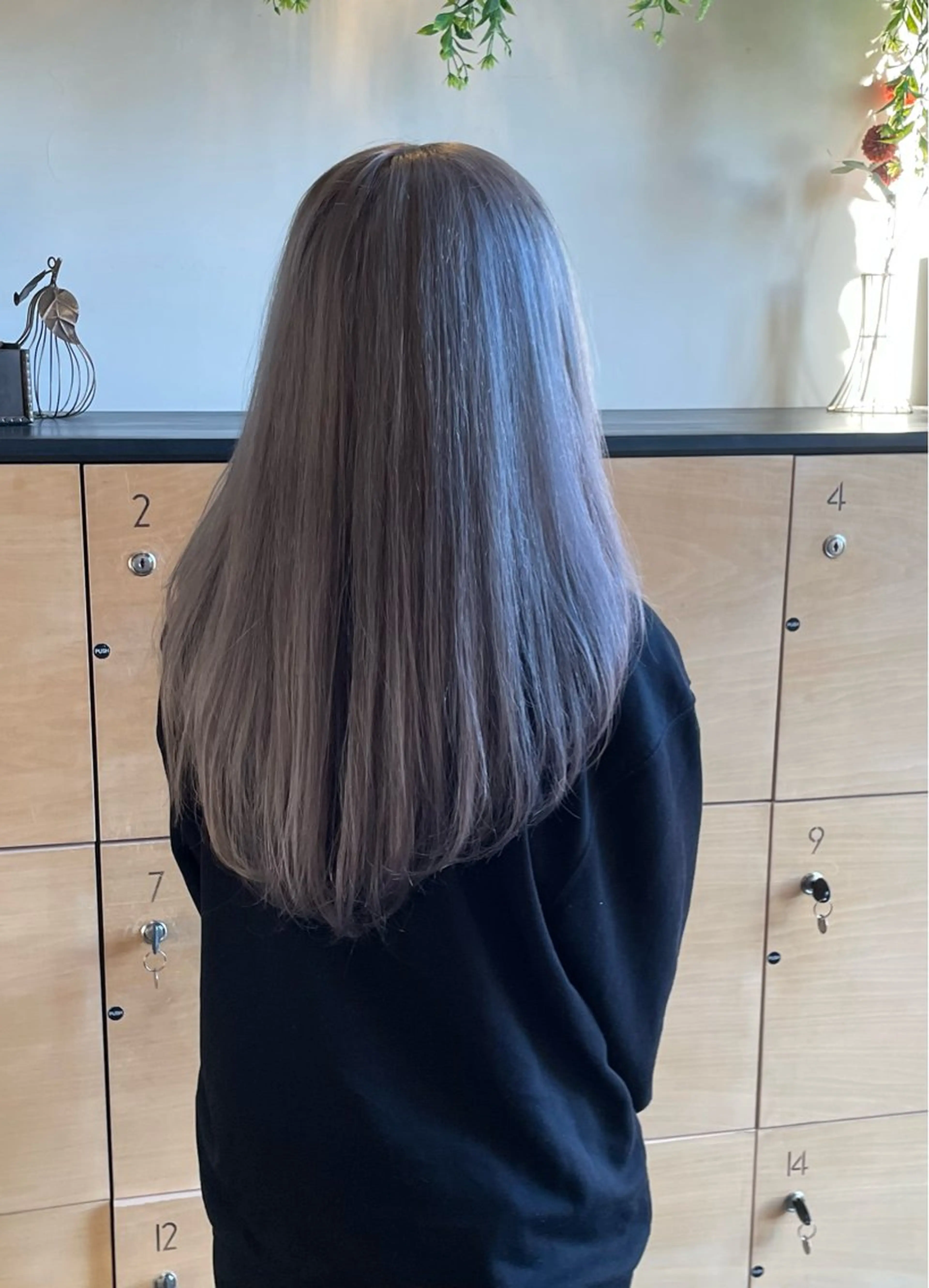 ロング カラー グレージュ モテるブラウンカラー の達人Tomoyaのヘアスタイル