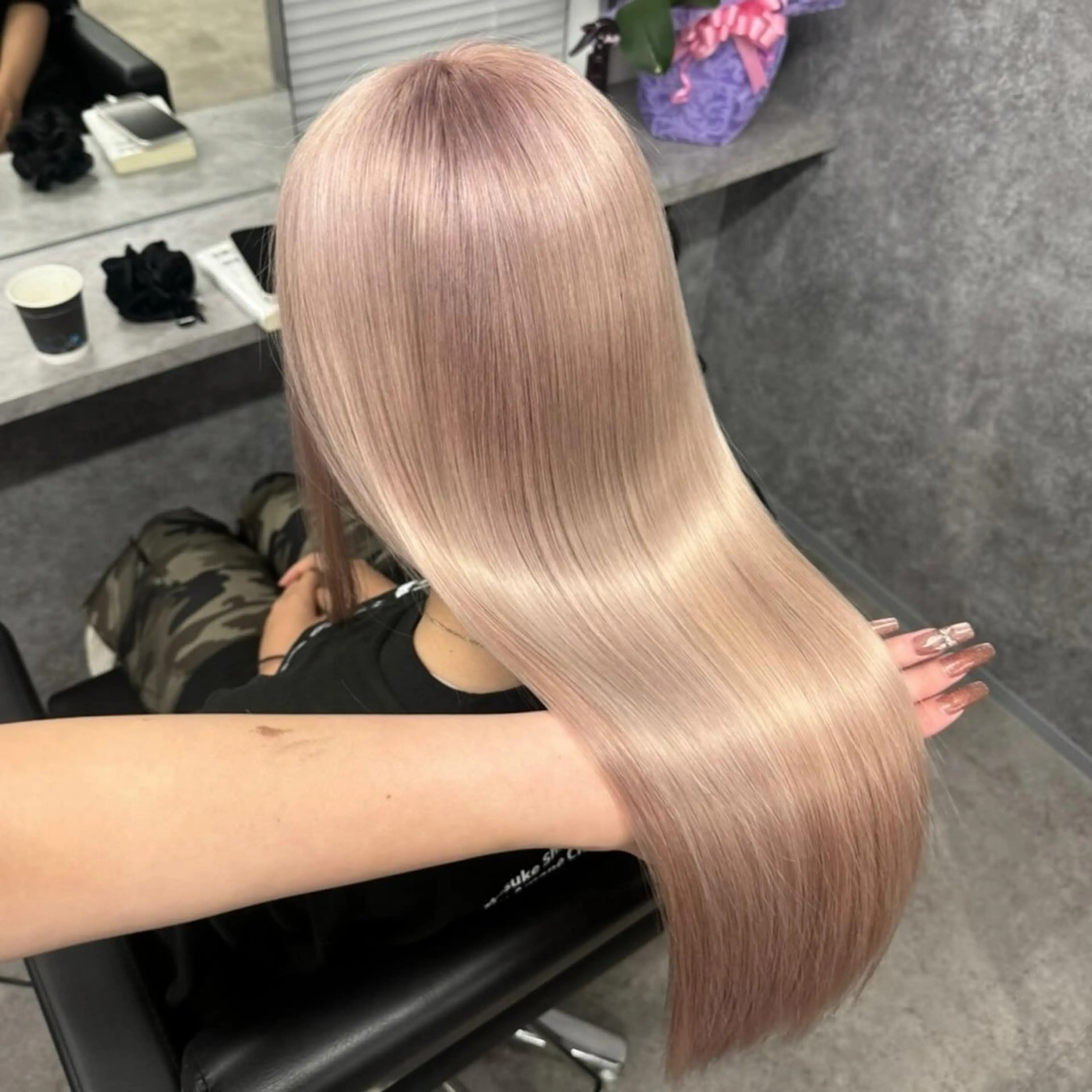 ロング カラー ヘアカラー トリートメント 透明感/ 艶ハイトーン/梨桜のヘアスタイル