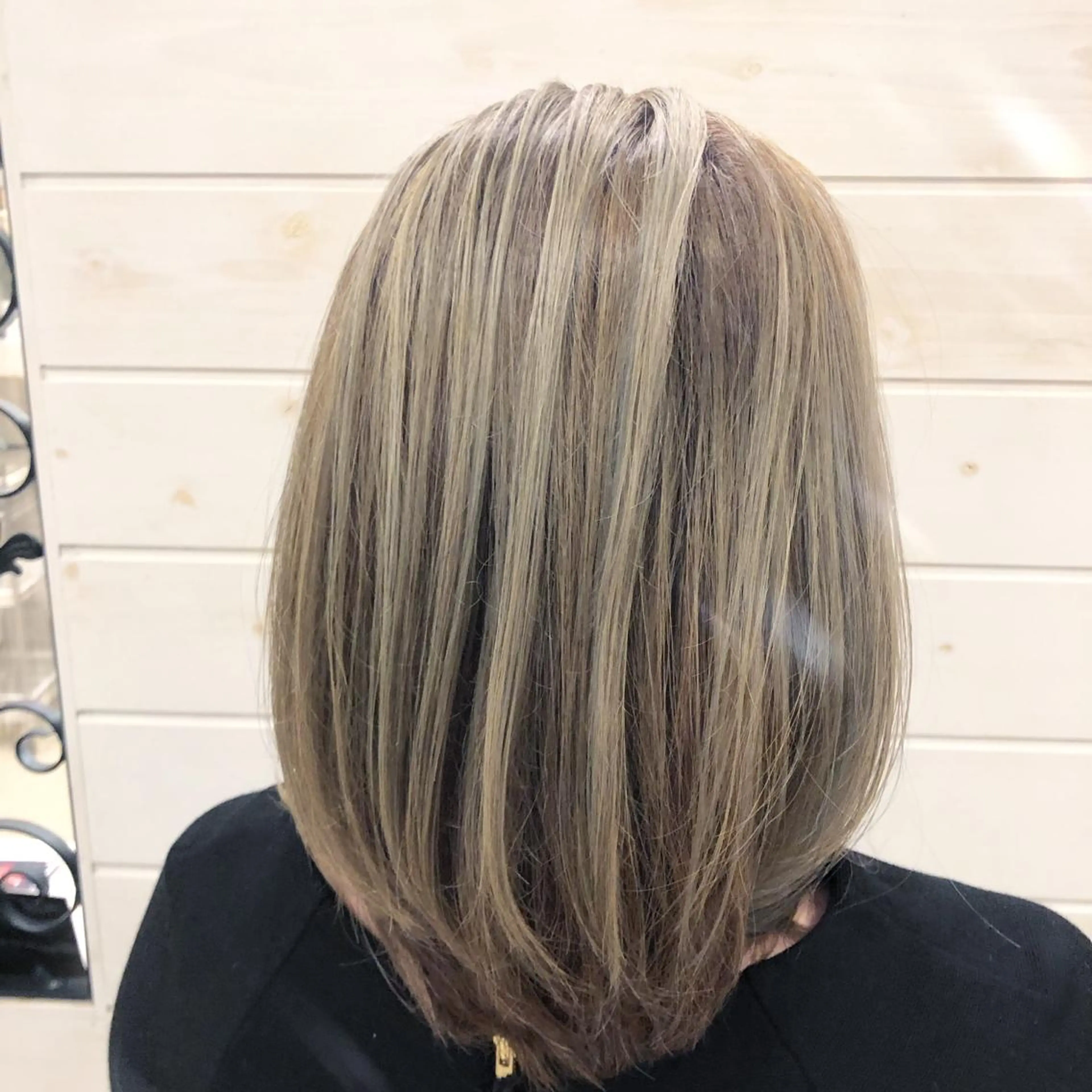 セミロング カラー 東恩納 誠のヘアスタイル