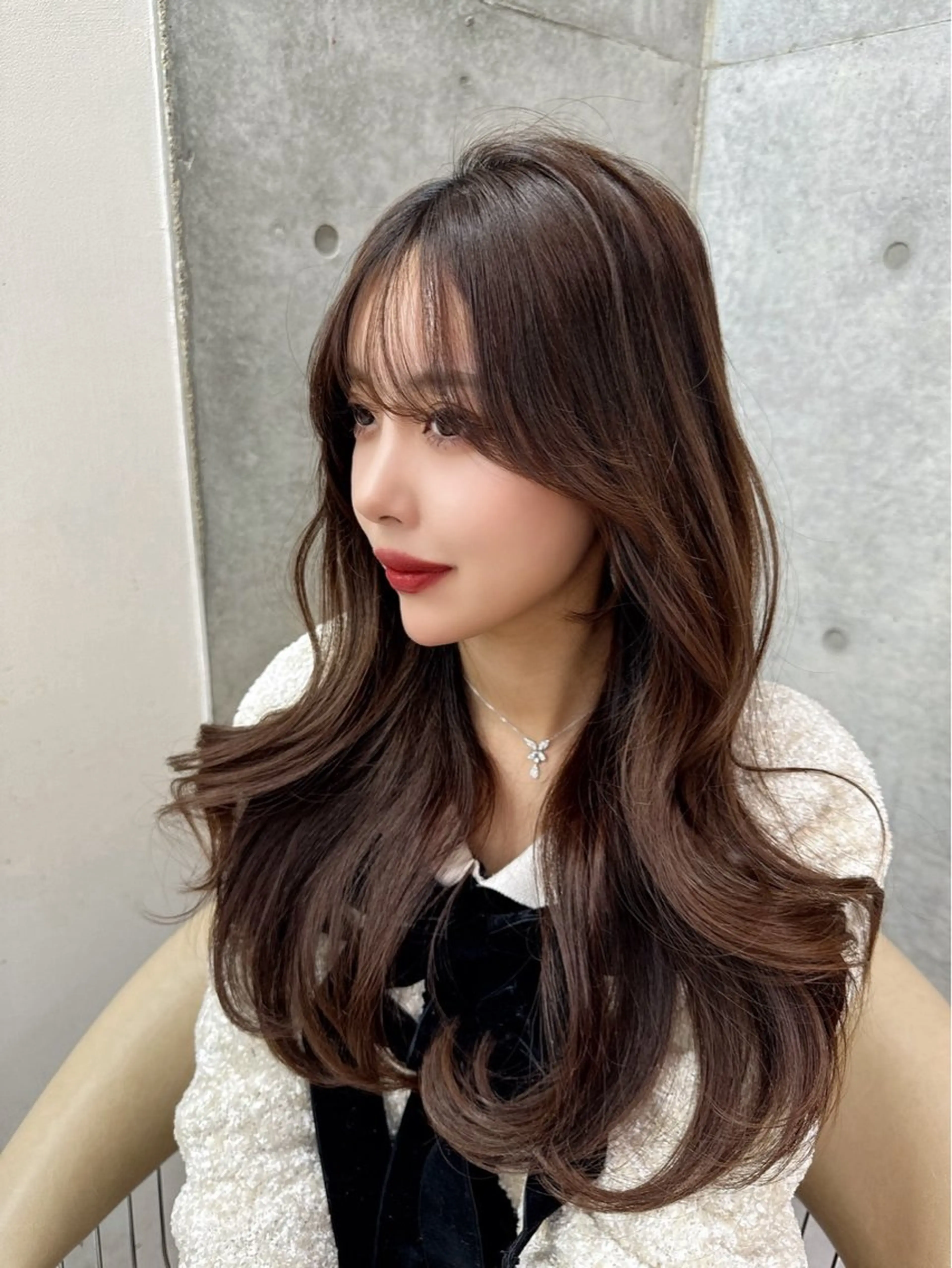 ロング カラー カット ヘアカラー トリートメント shion 透明感カラーのヘアスタイル