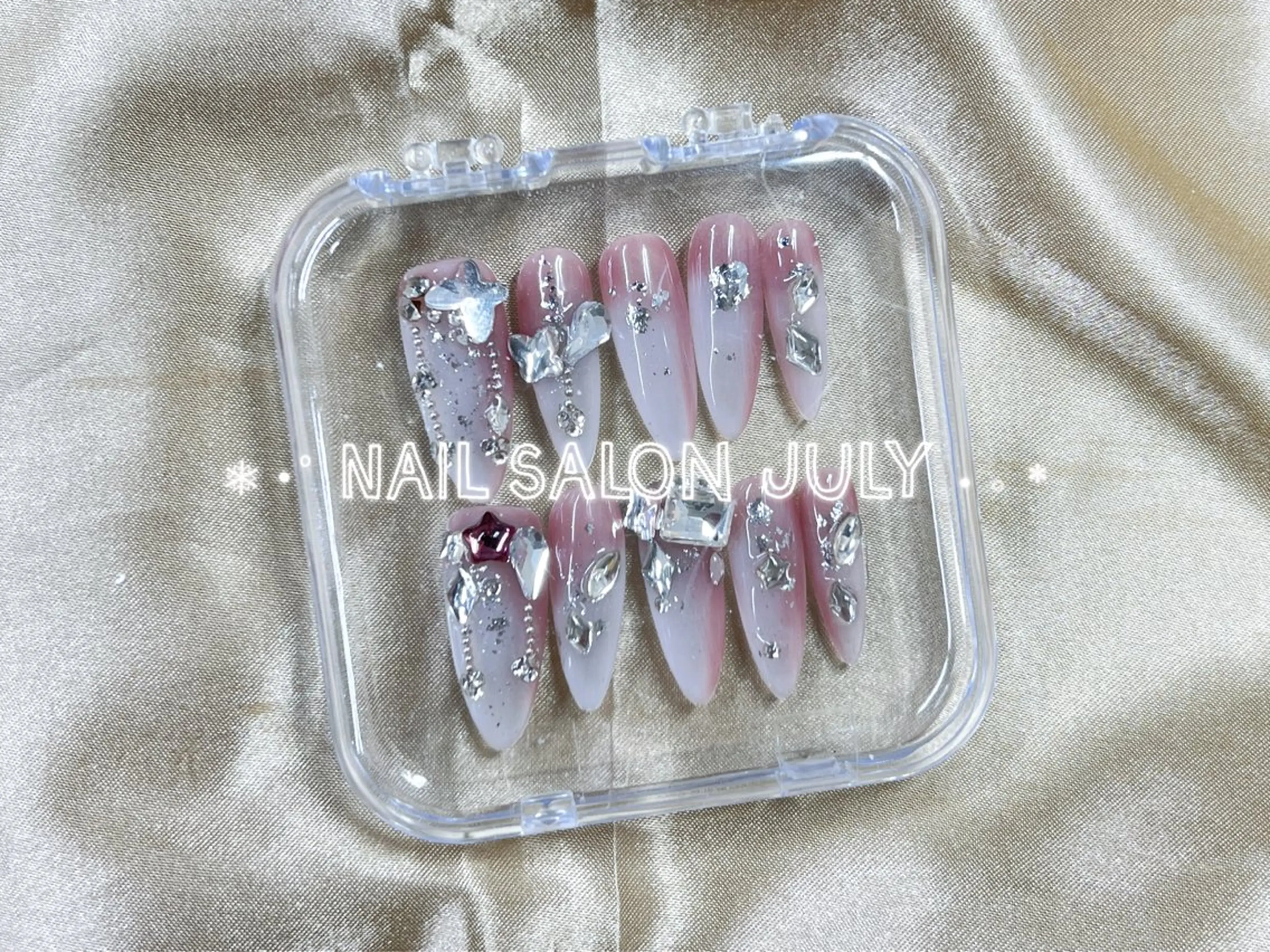 ネイル アートネイル オーロラネイル ジェルネイル ガーリー キラキラネイル ハンドネイル July Salonのネイルデザイン