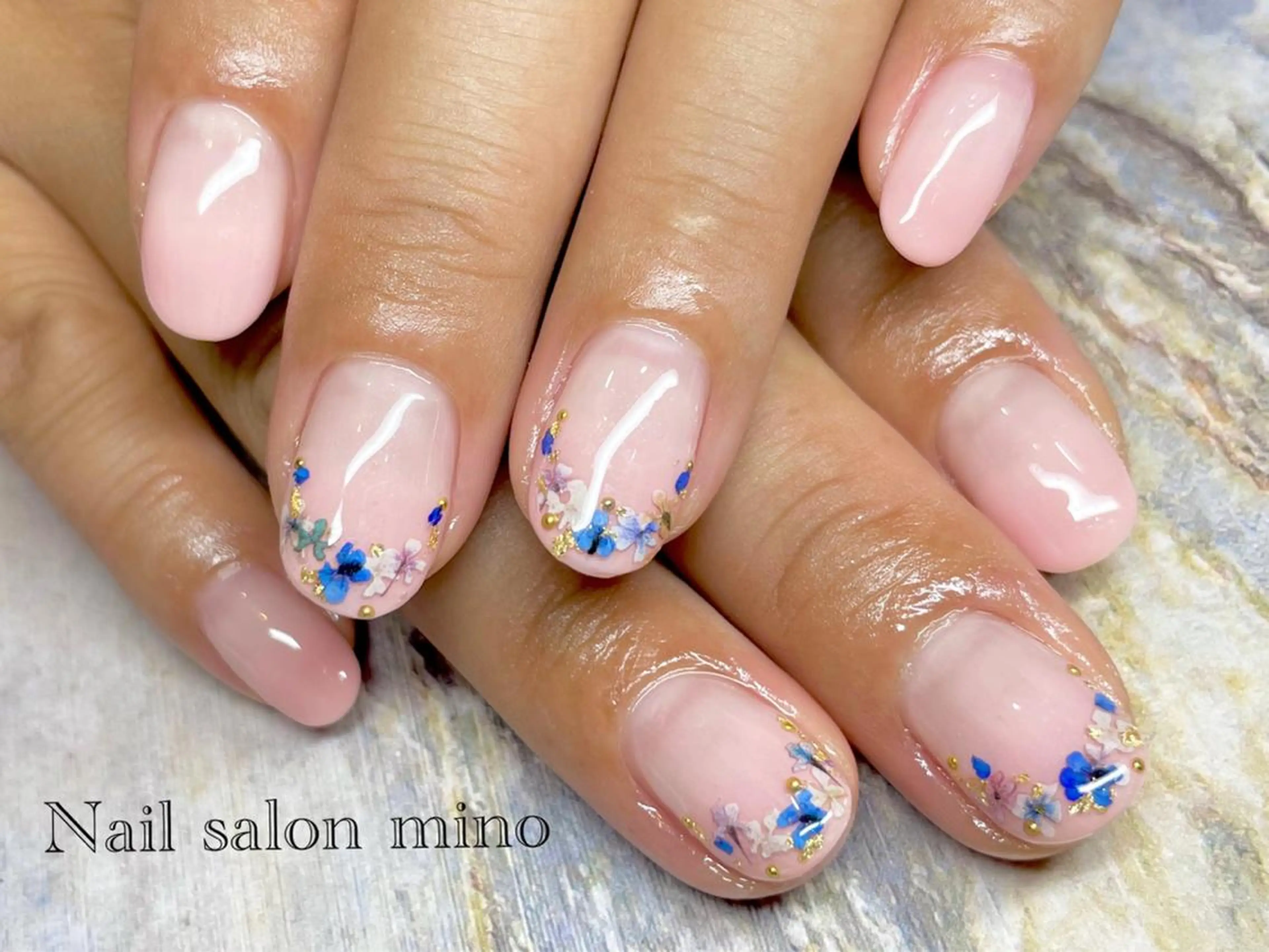 ネイル アートネイル マグネットネイル ミラーネイル シンプルネイル 三野　nail salon minoのネイルデザイン