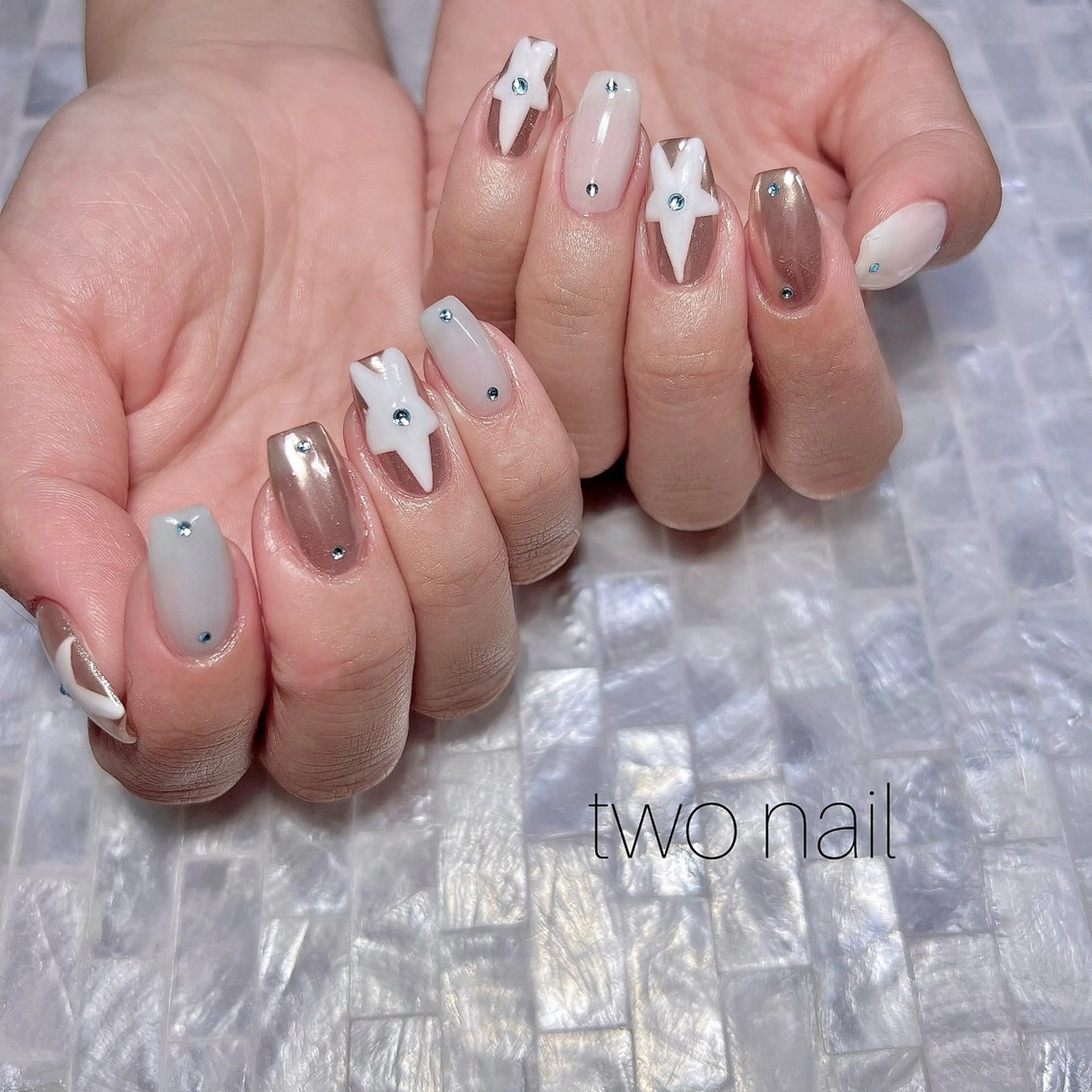 ネイル アートネイル ネイルチップ ホワイト ハンドネイル two nailのネイルデザイン