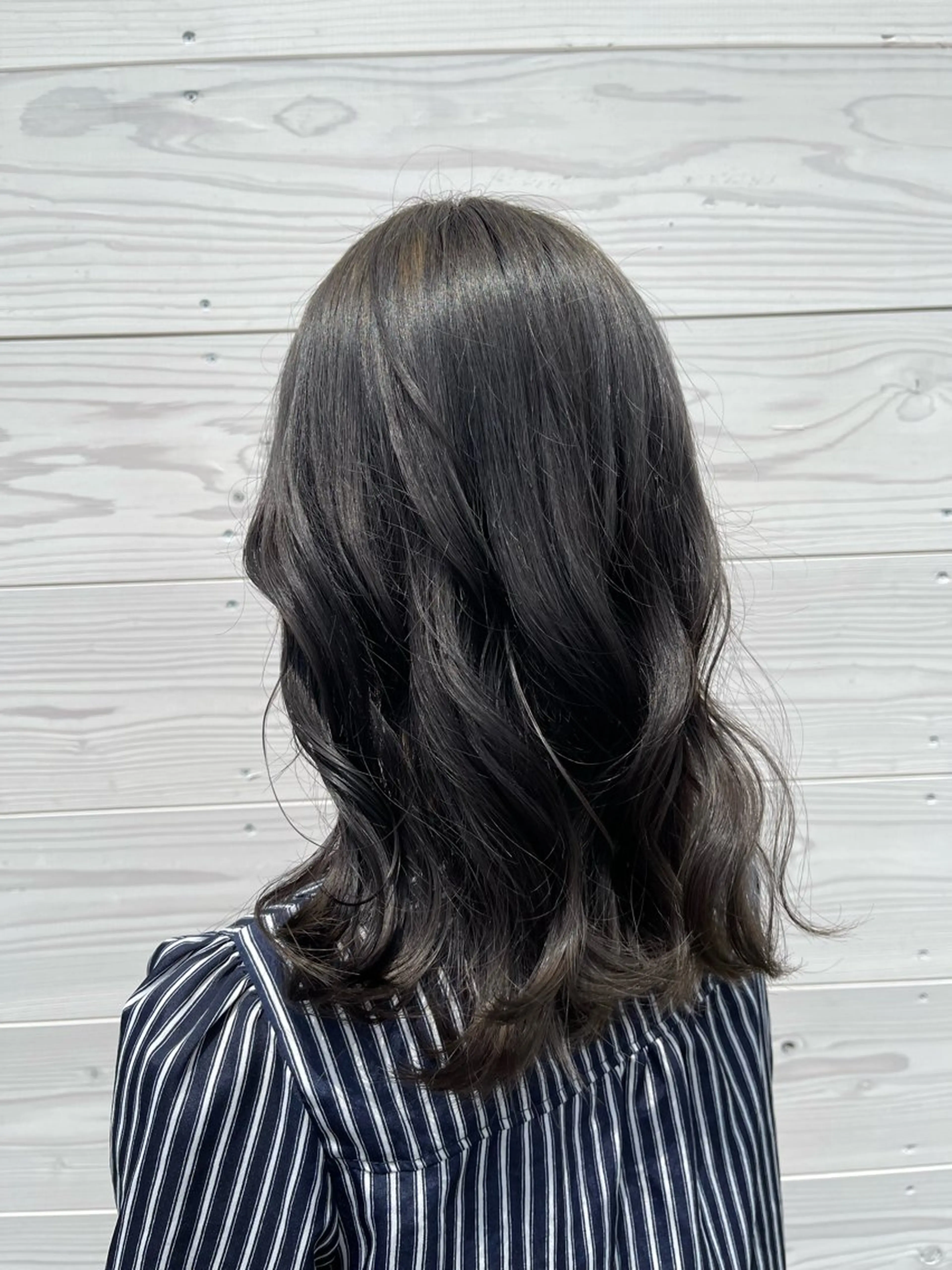 セミロング カラー ブリーチ 透明感カラー ダブルカラー ブリーチなしカラー 磧本 祐里恵のヘアスタイル