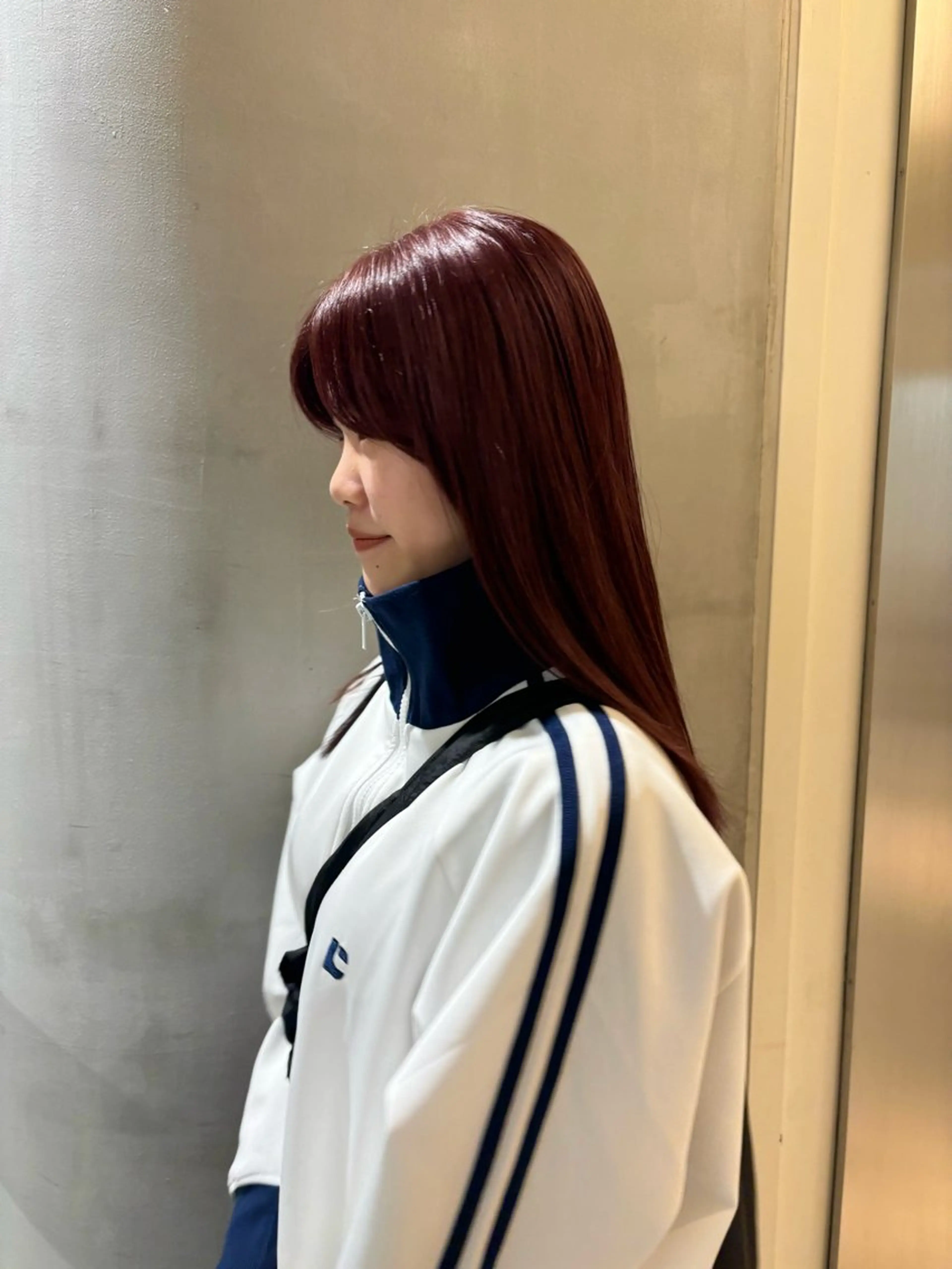 セミロング カラー ヘアアレンジ セミロングパーマ 髪質改善 縮毛矯正 トリートメント 脇野 茉優のヘアスタイル