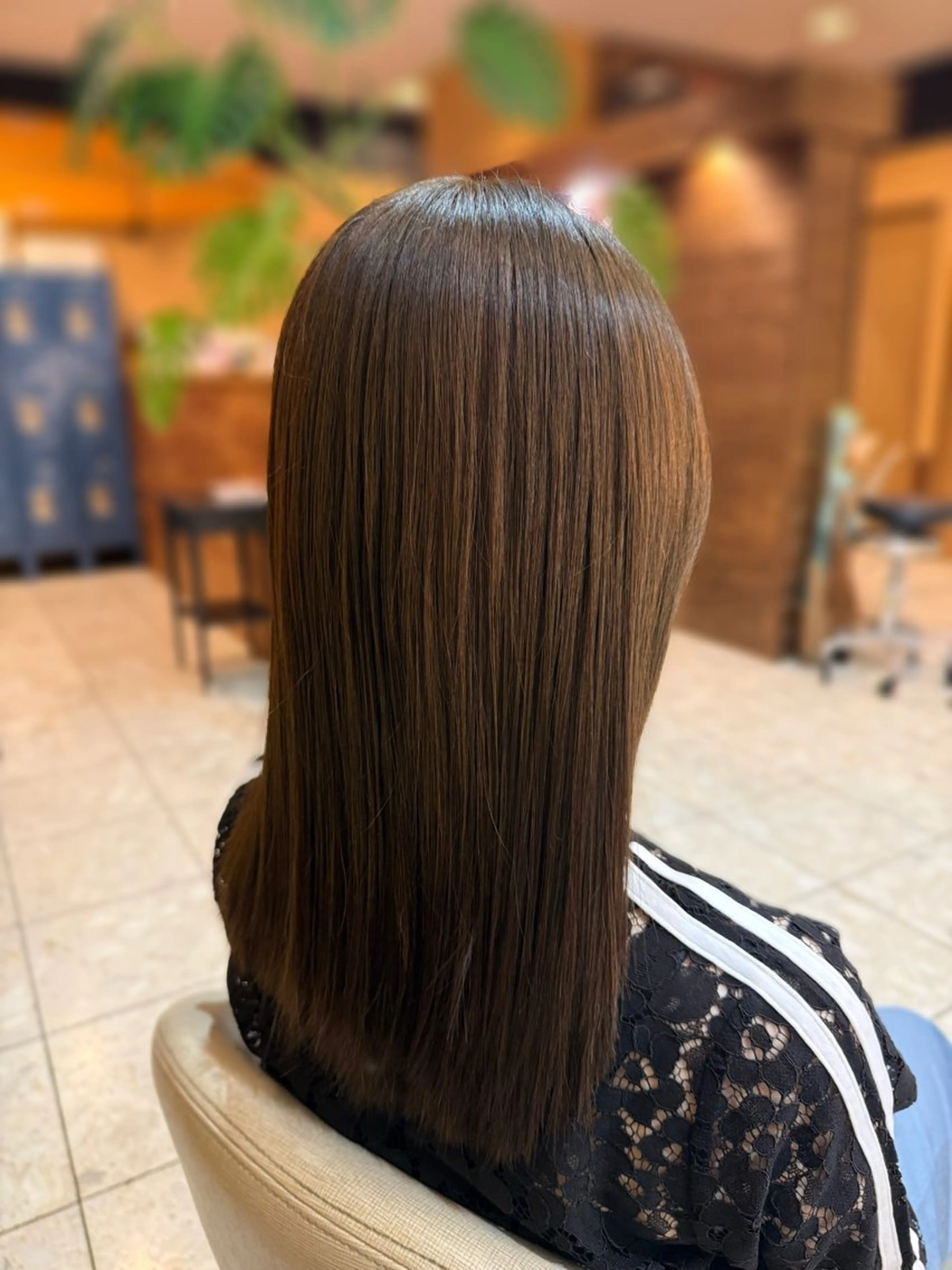 セミロング カラー オリーブカラー ヘアカラー 中田 こころのヘアスタイル