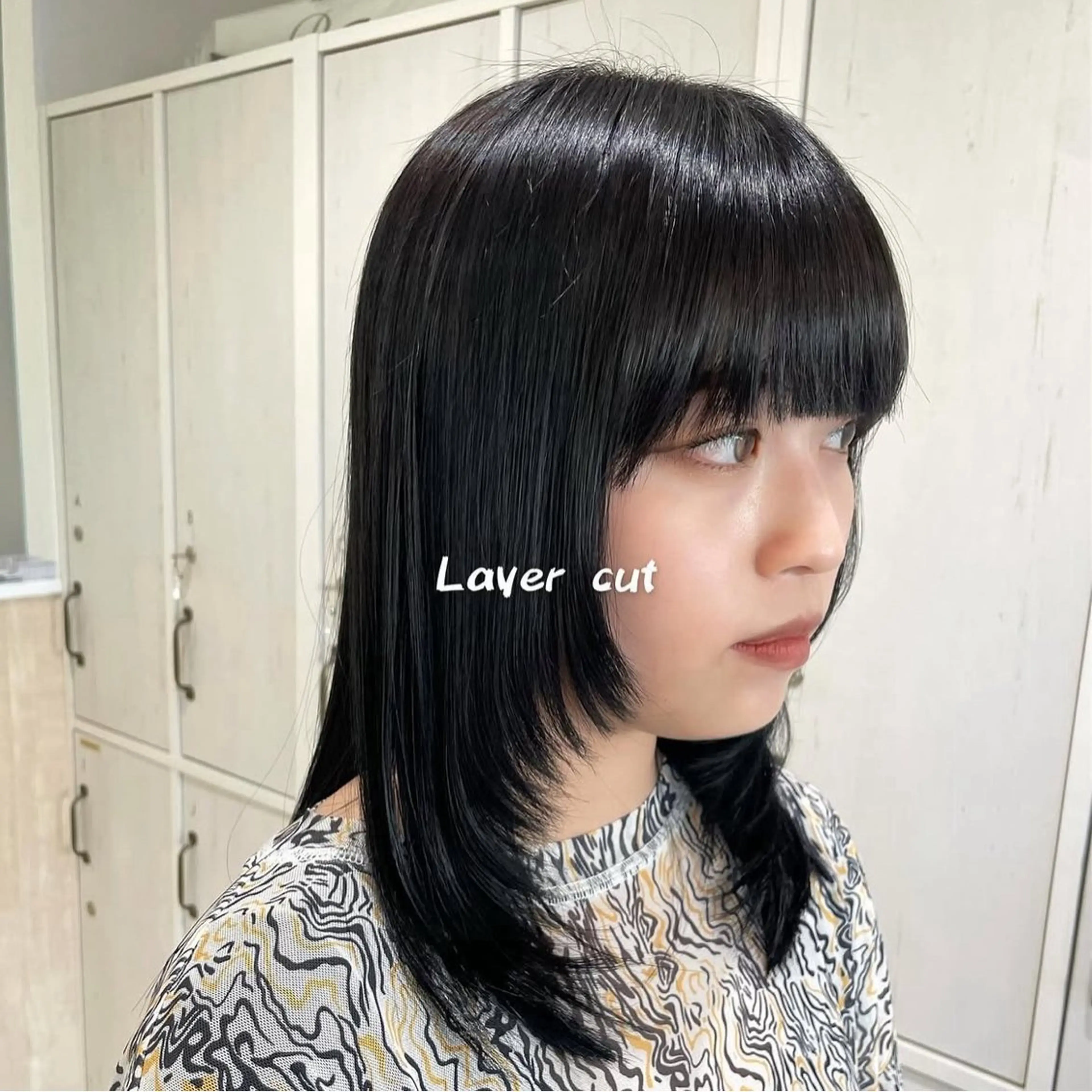 セミロング エクステ 顔まわりレイヤー ハイライト 髪質改善 レイヤーカット カット メンズ支持率No.1 /大船メンズパーマのヘアスタイル