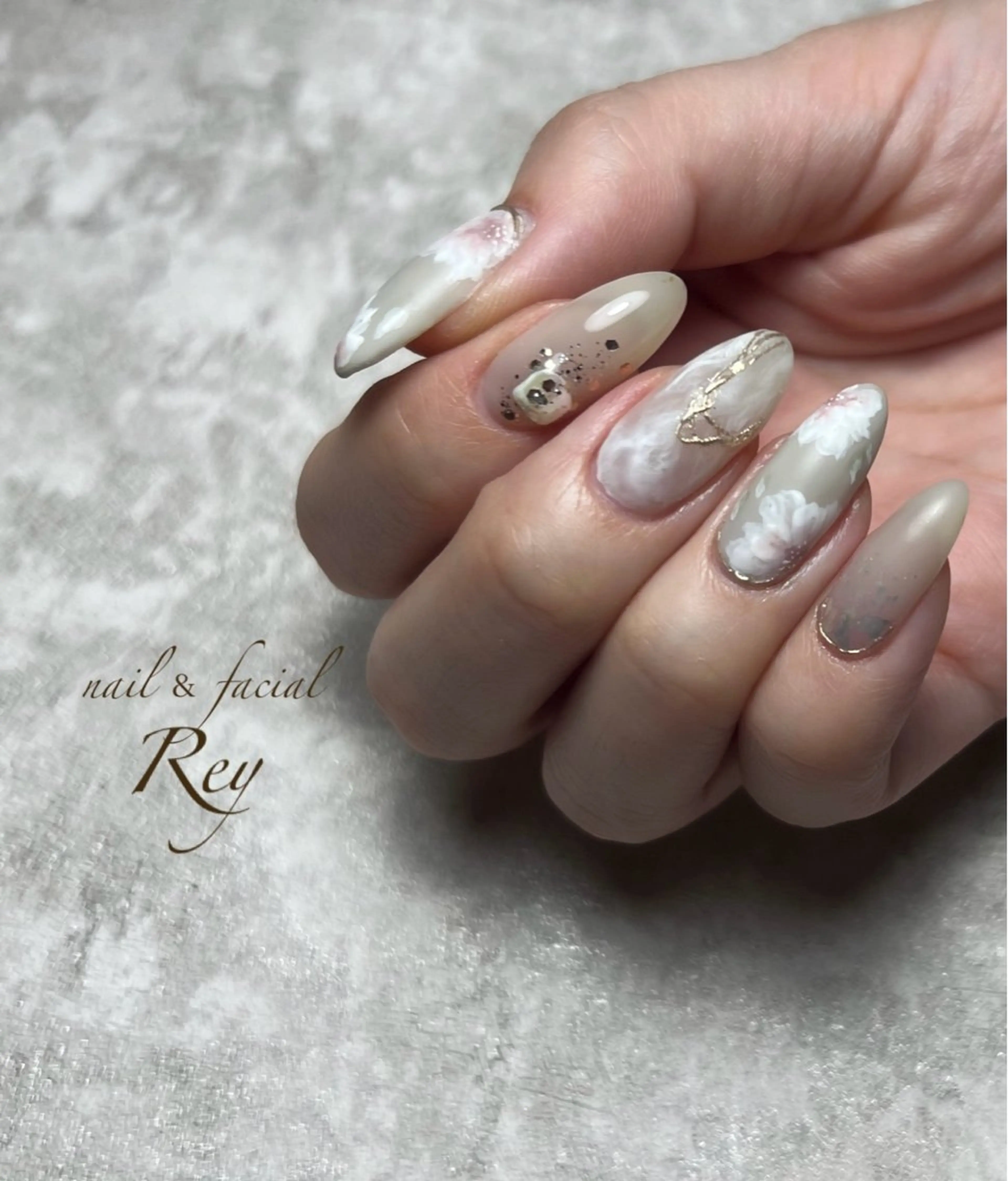 ネイル R eyのネイルデザイン