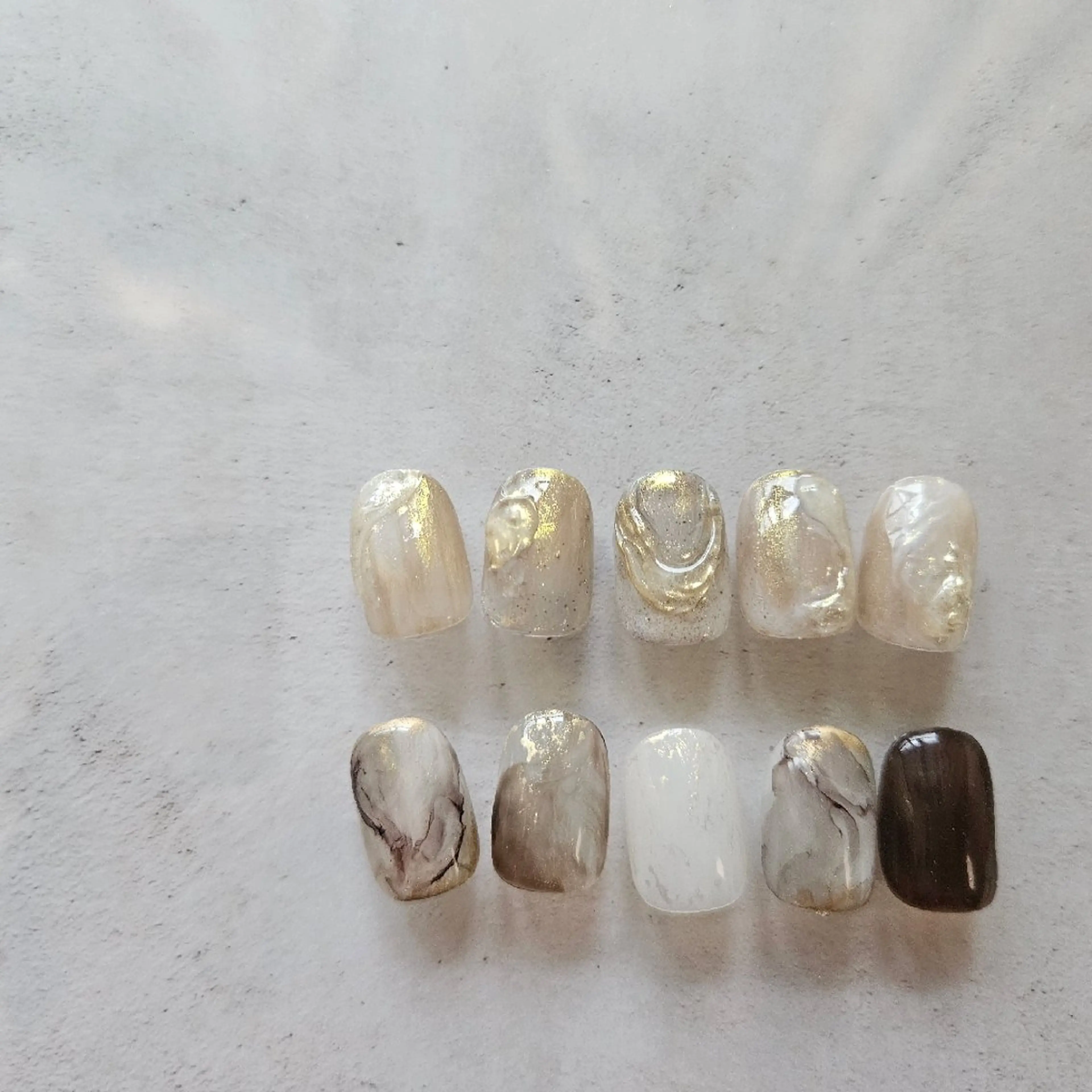 ネイル オーロラネイル ニュアンスネイル ハンドネイル Nailsalon manoのネイルデザイン