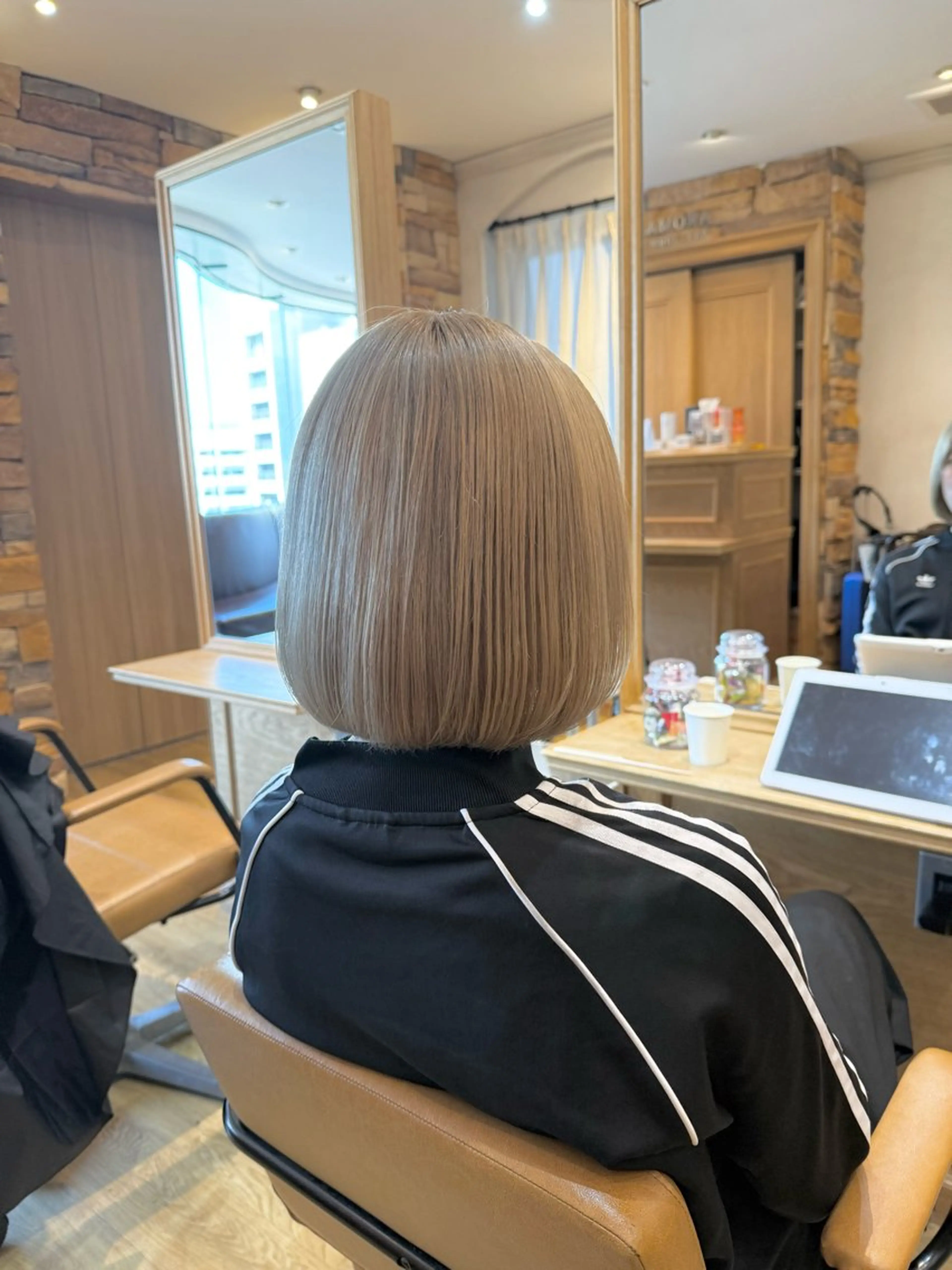 ミディアム ヘアカラー ヘアメイク美容師 🦋サカモトレナ🦋のヘアスタイル