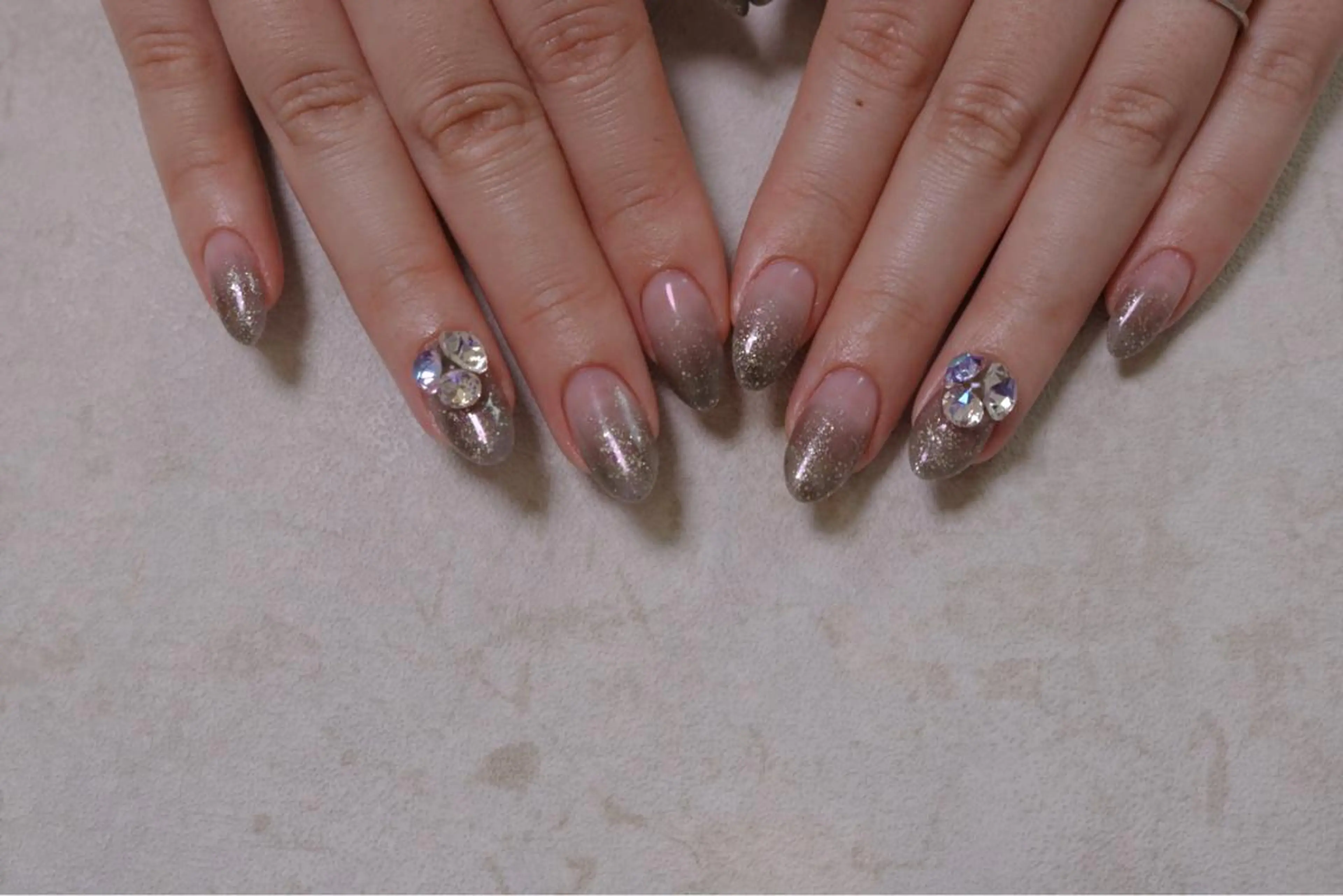 ネイル オーロラネイル カジュアル フラッシュネイル ジェルネイル ラメ(グリッター) ハンドネイル MH Nailのネイルデザイン