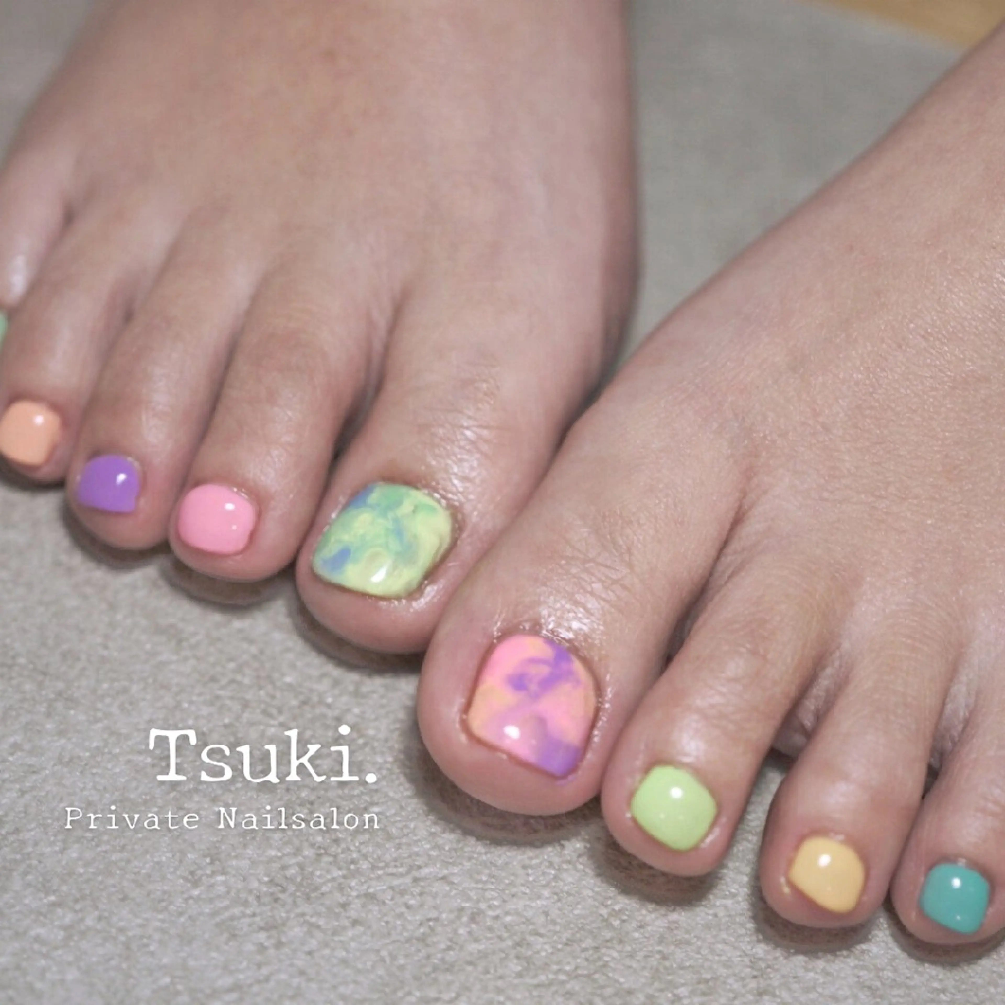 ネイル 大理石ネイル(マーブル) ニュアンスネイル フットネイル Tsuki.所属・Nailsalon Tsuki.のネイルデザイン