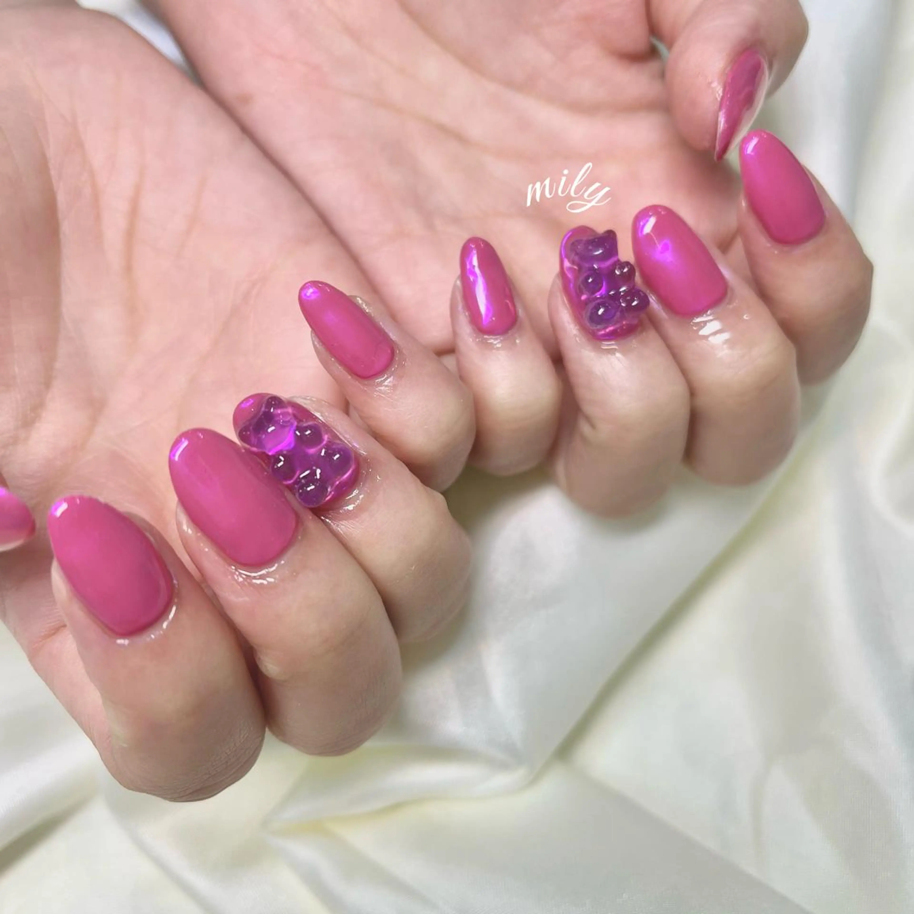 ネイル オーロラネイル ガーリー ハート キラキラネイル 韓国ネイル mily_harajuku所属・韓国ネイル☁️ haruna🌛のネイルデザイン