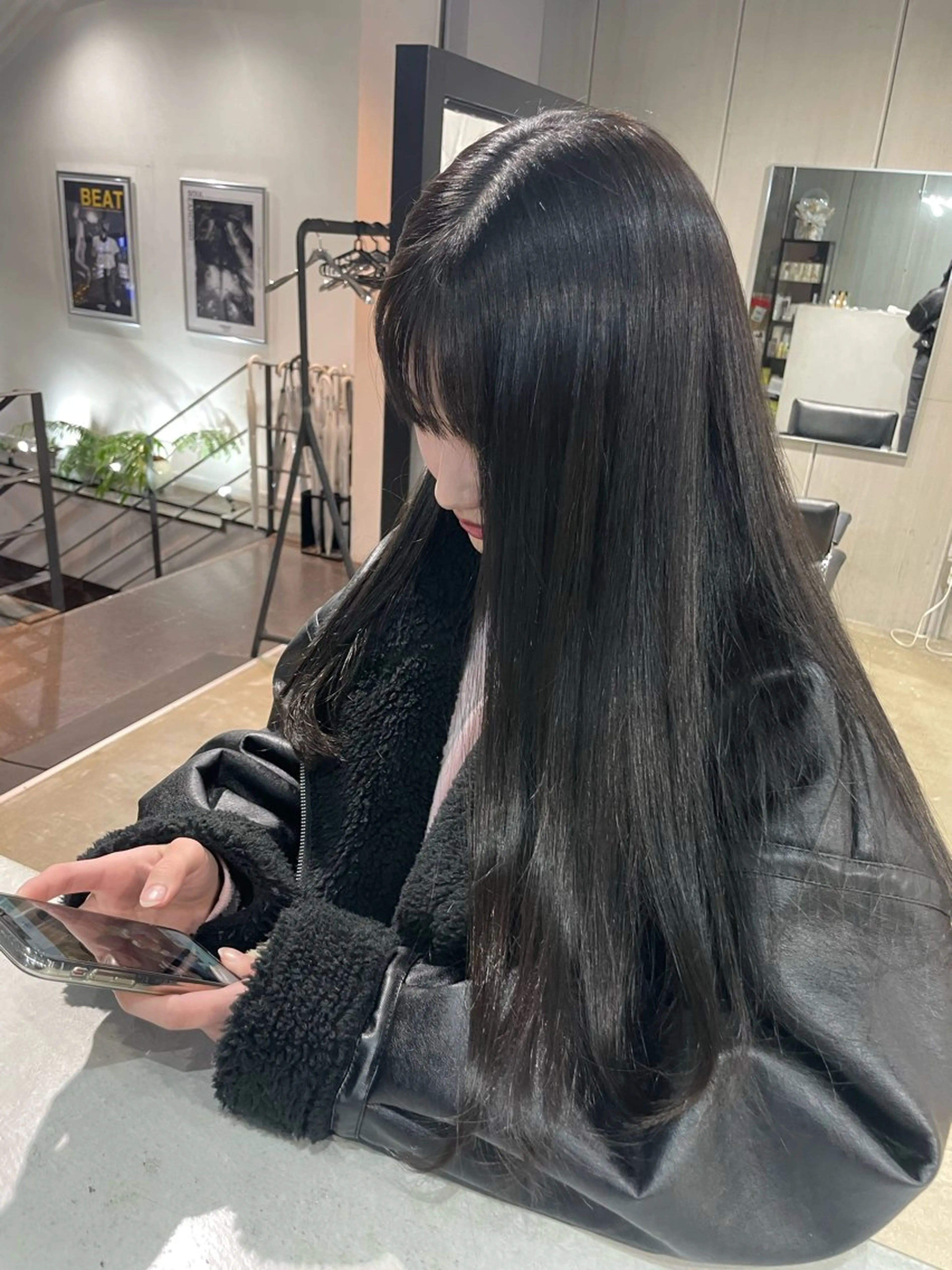カラー 黒髪 原野 葵のヘアスタイル