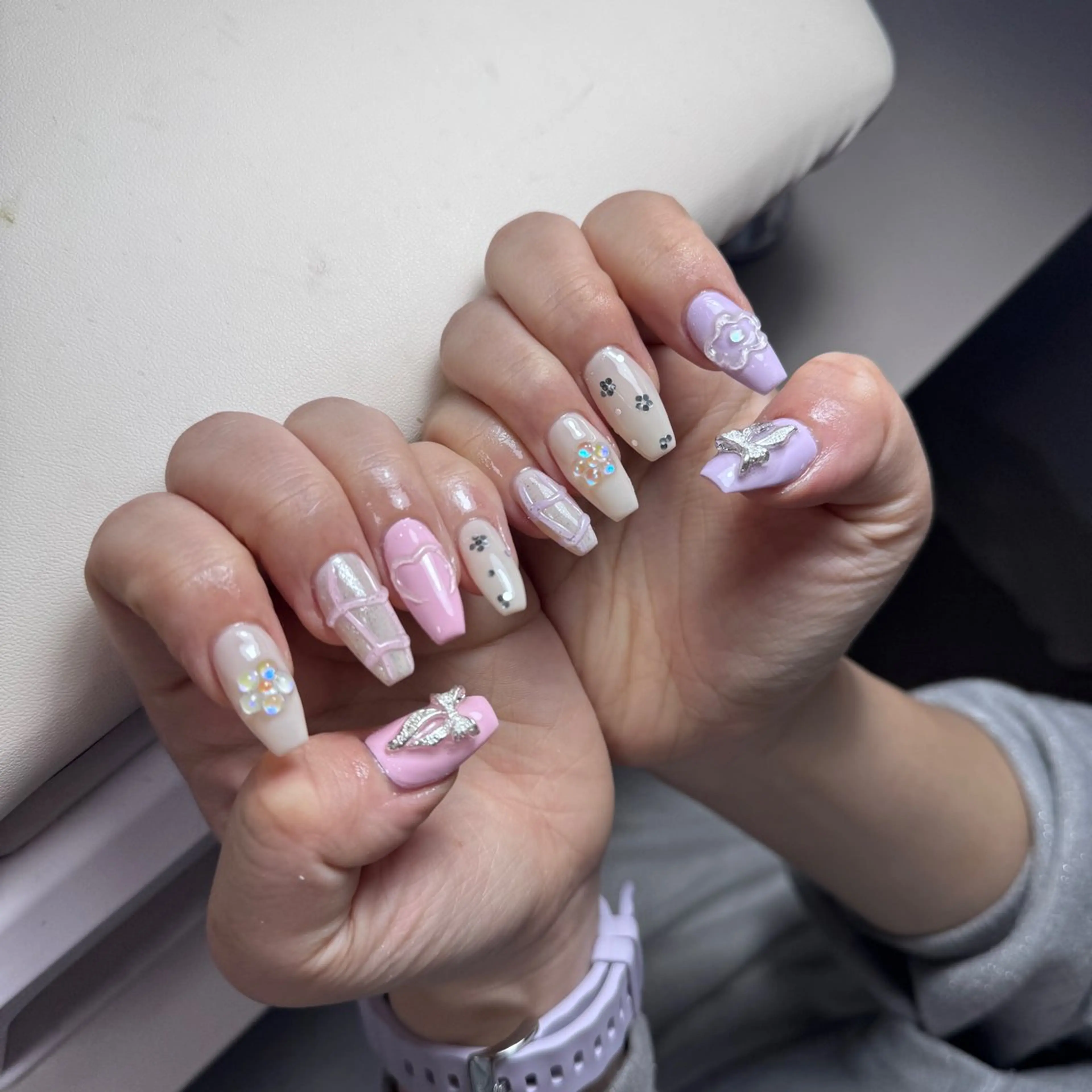 ネイル チークネイル フレンチネイル グラデーション 韓国ネイル マグネットネイル Hana Nailのネイルデザイン