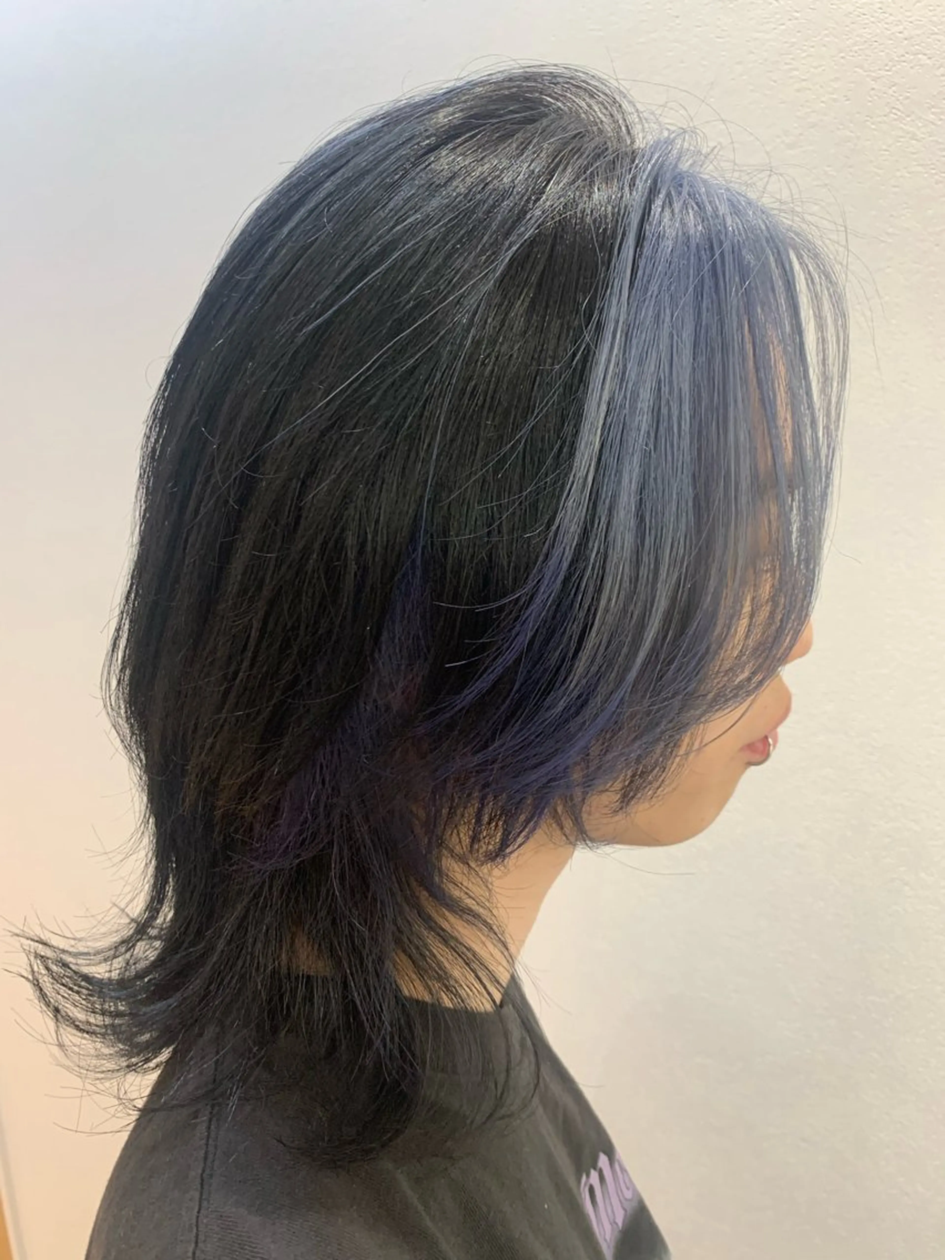 ミディアム カラー ミストバング ブルーカラー  フェイスフレーミング カット ヘアカラー 佐々木 有彩のヘアスタイル