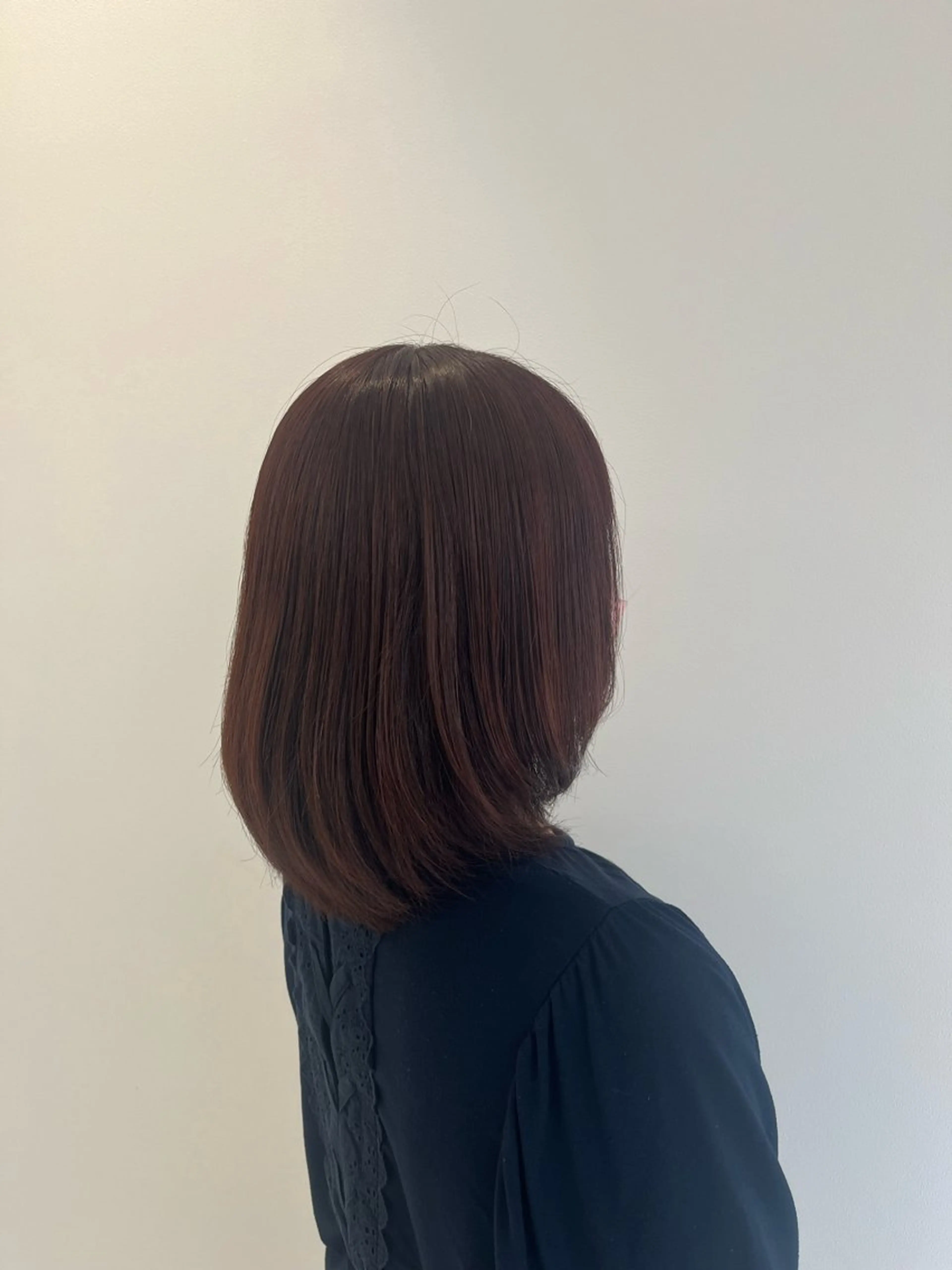 ミディアム カラー 加美山 芽衣のヘアスタイル