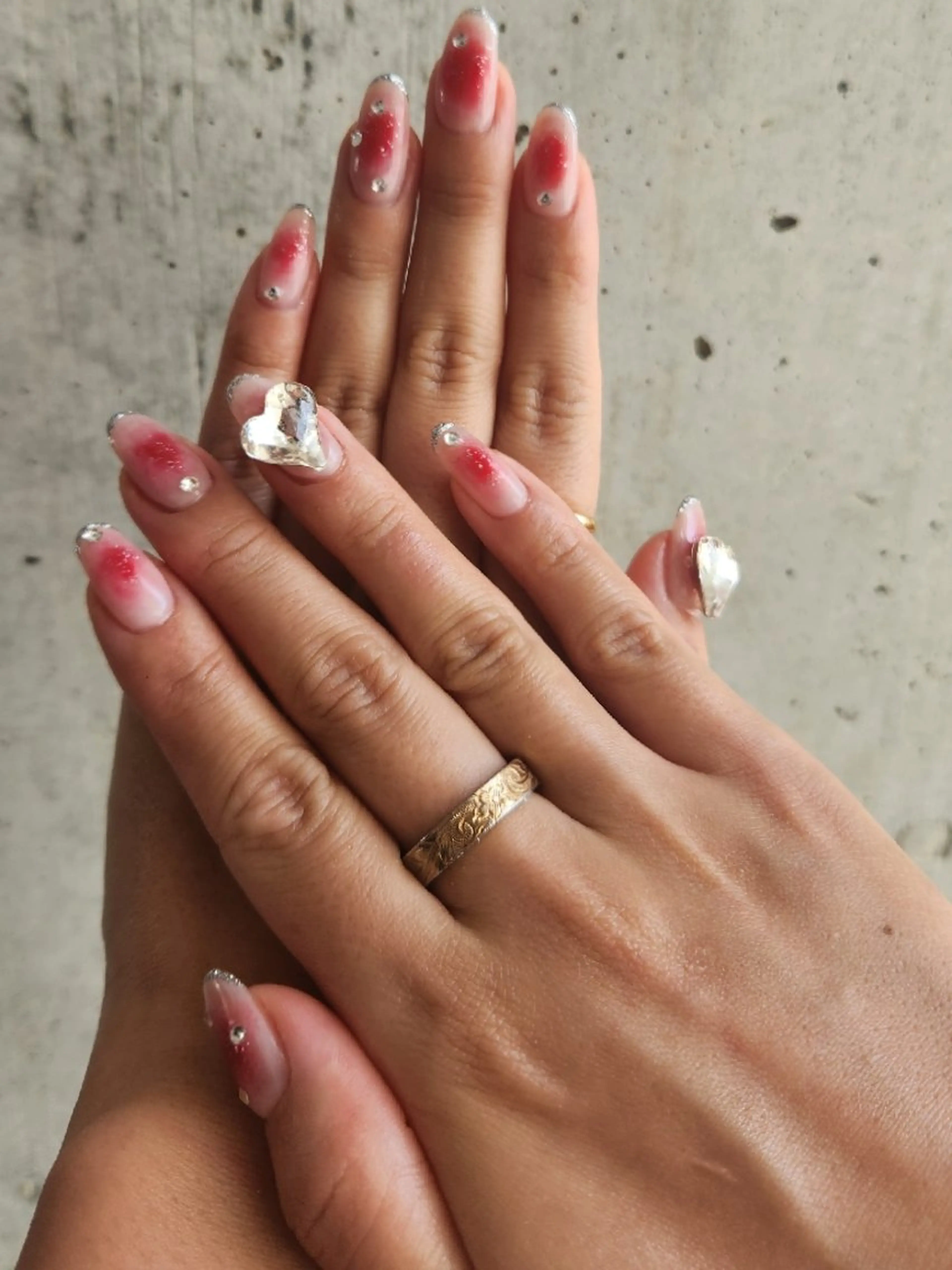 ネイル チークネイル 小濵 かのんのネイルデザイン