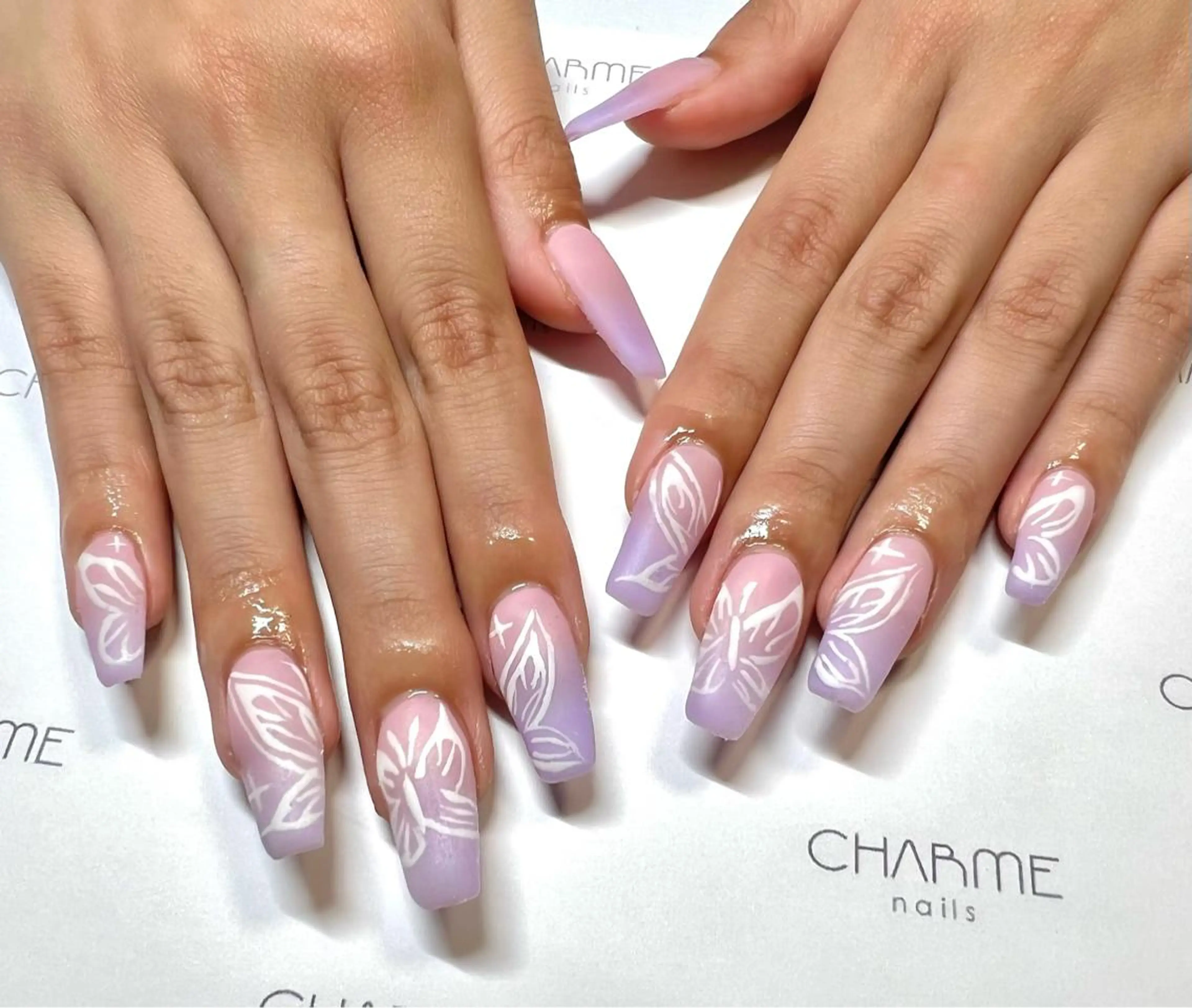 ネイル グラデーション ハンドネイル CHARME 🤎〔RINA〕のネイルデザイン