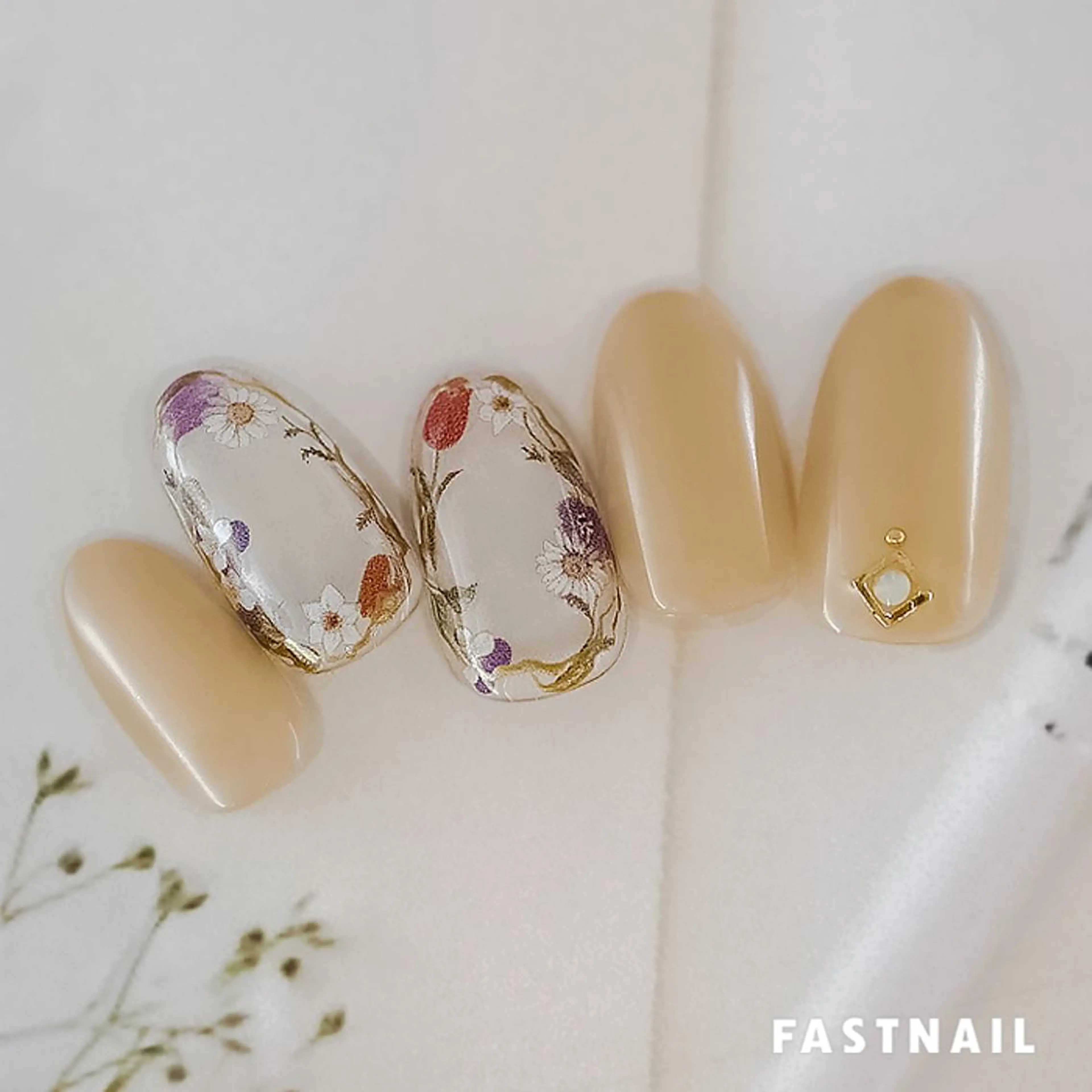 ネイル フラワーネイル フットネイル フレンチネイル ジェルネイル ワンカラーネイル ファストネイル ロコ 春日のネイルデザイン