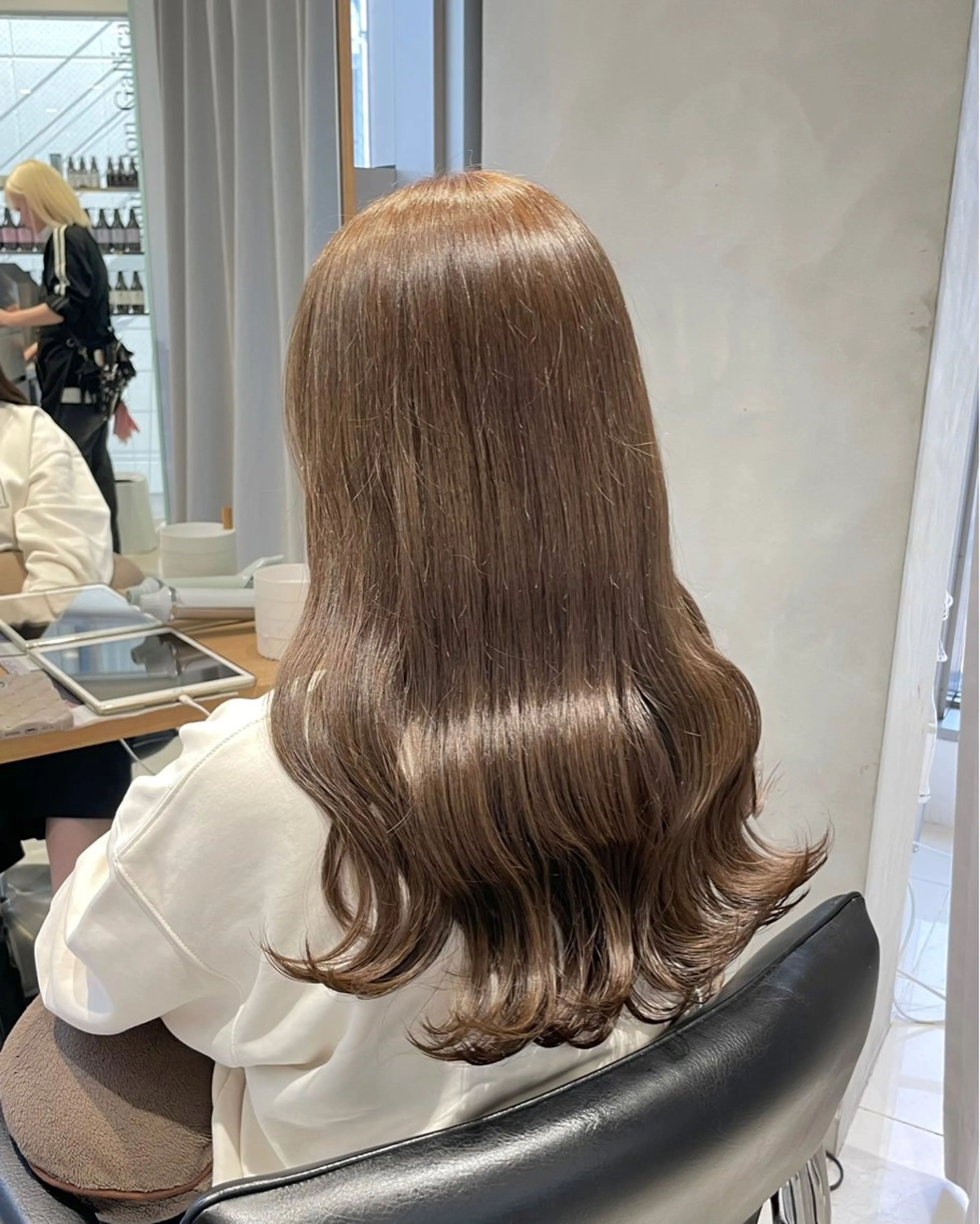 ロング カラー ベージュカラー ブリーチ 透明感カラー ダブルカラー ラテベージュ ヘアカラー トリートメント ツヤ髪/透け感ヘア 💎Nokaのヘアスタイル