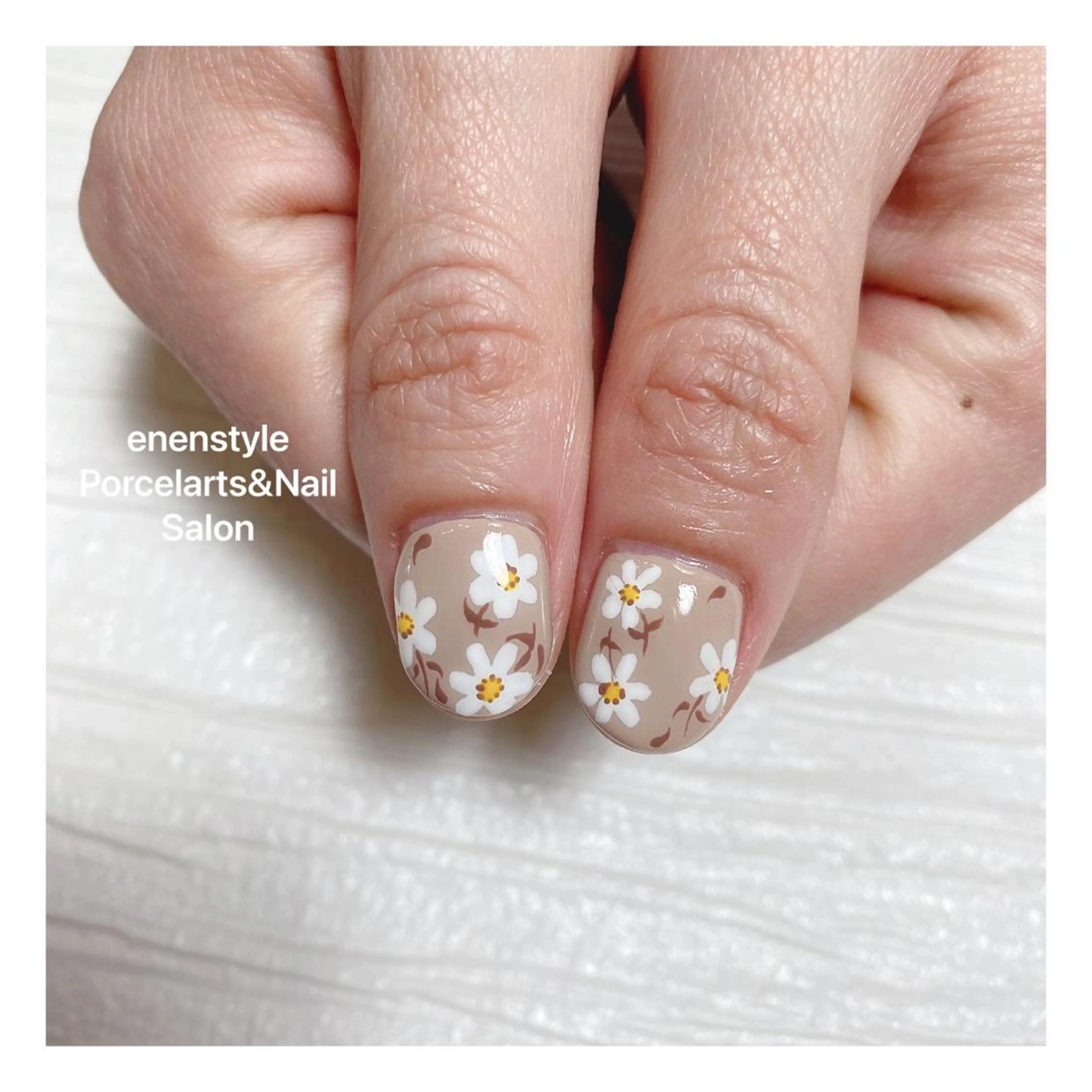 ショート ネイル 👑enen style👑のネイルデザイン