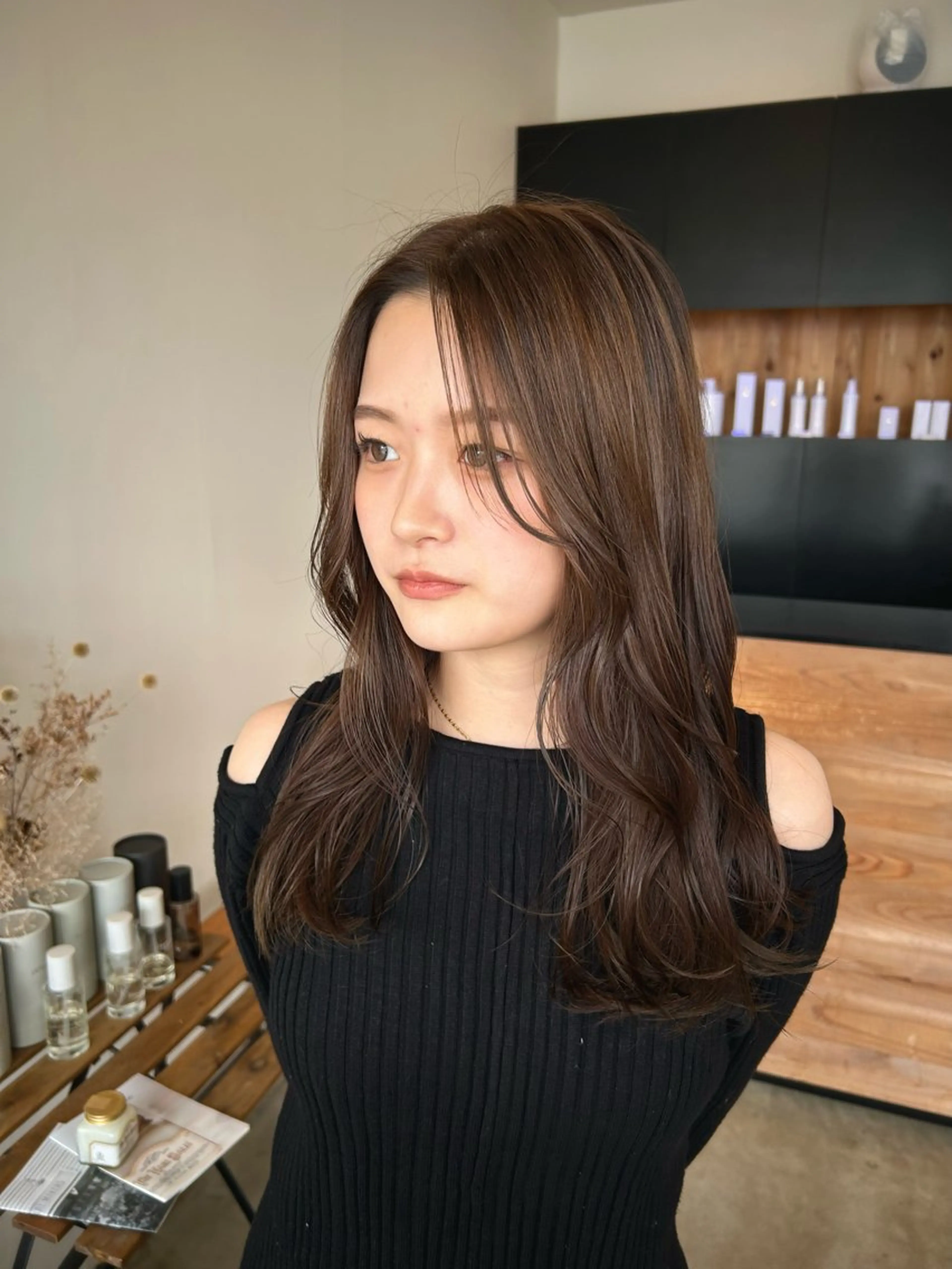 セミロング カラー ブラウンカラー 透明感カラー ナチュラルブラウン オリーブブラウン オリーブカラー plus HAIR いずみのヘアスタイル