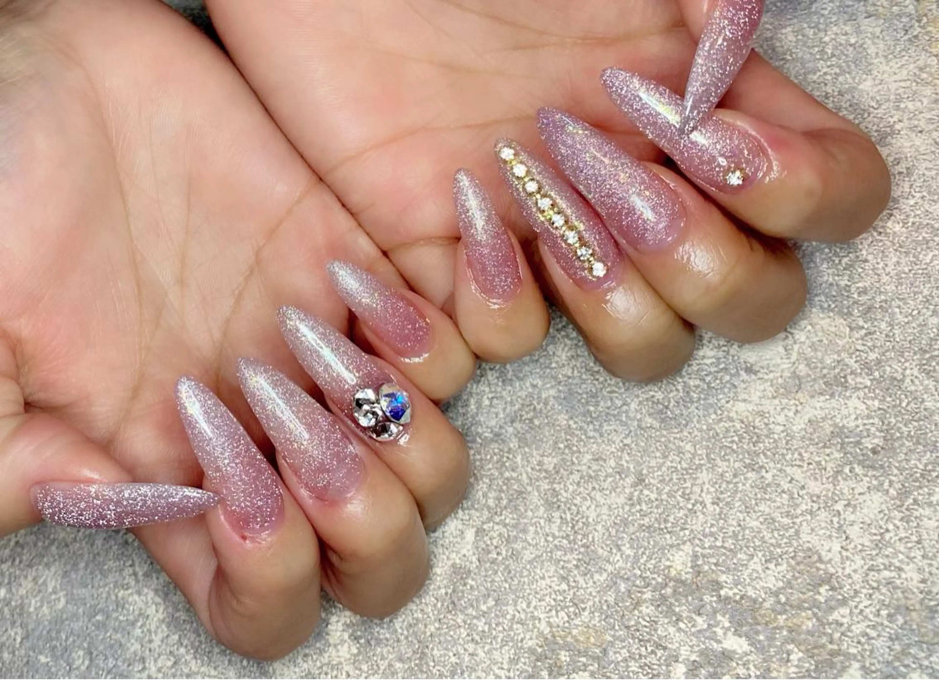 ネイル フラッシュネイル スカルプネイル ストーンネイル Lino+ ネイル&よもぎ蒸しのネイルデザイン