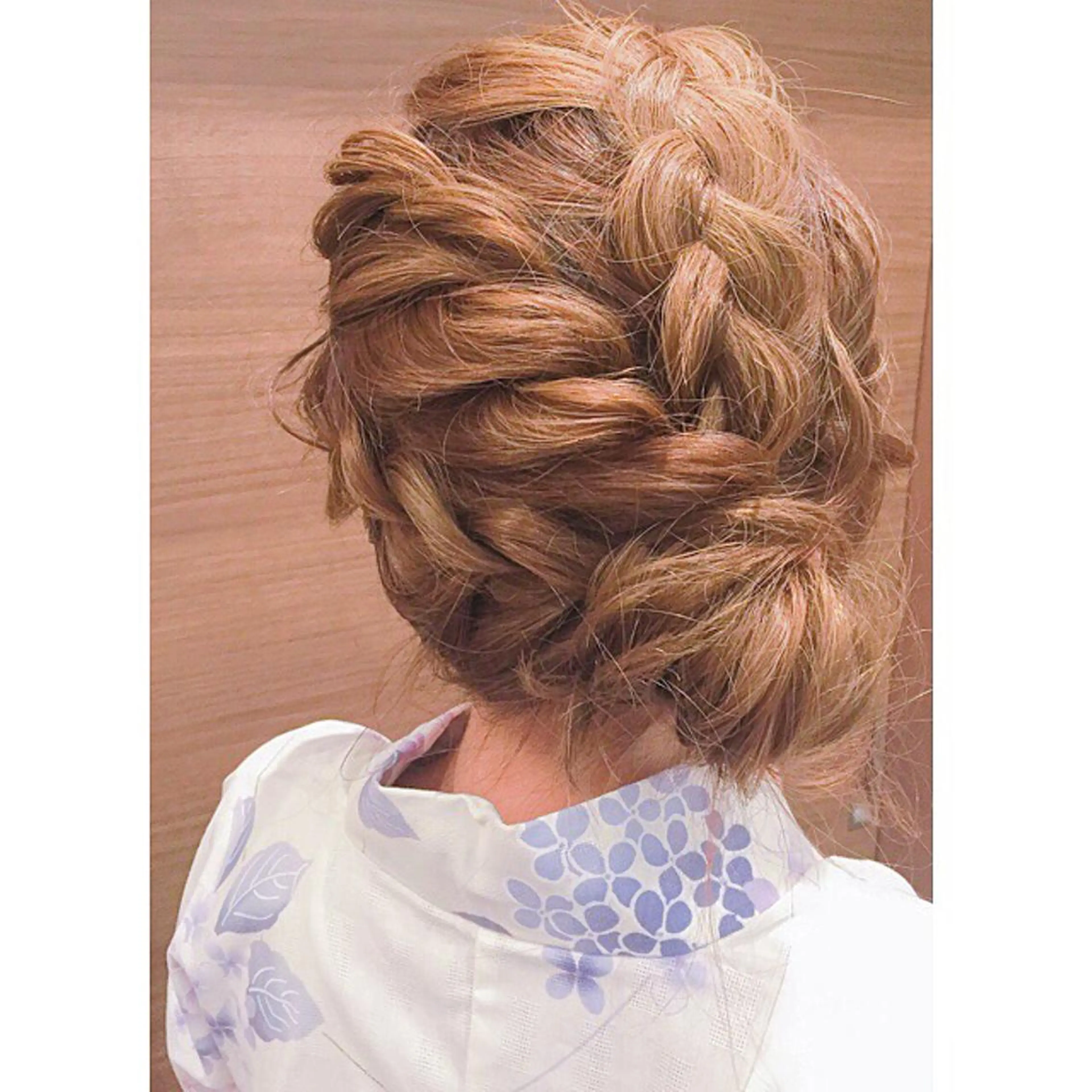 ミディアム ヘアアレンジ 透明感♡︎♡︎ 佐々木早苗のヘアスタイル