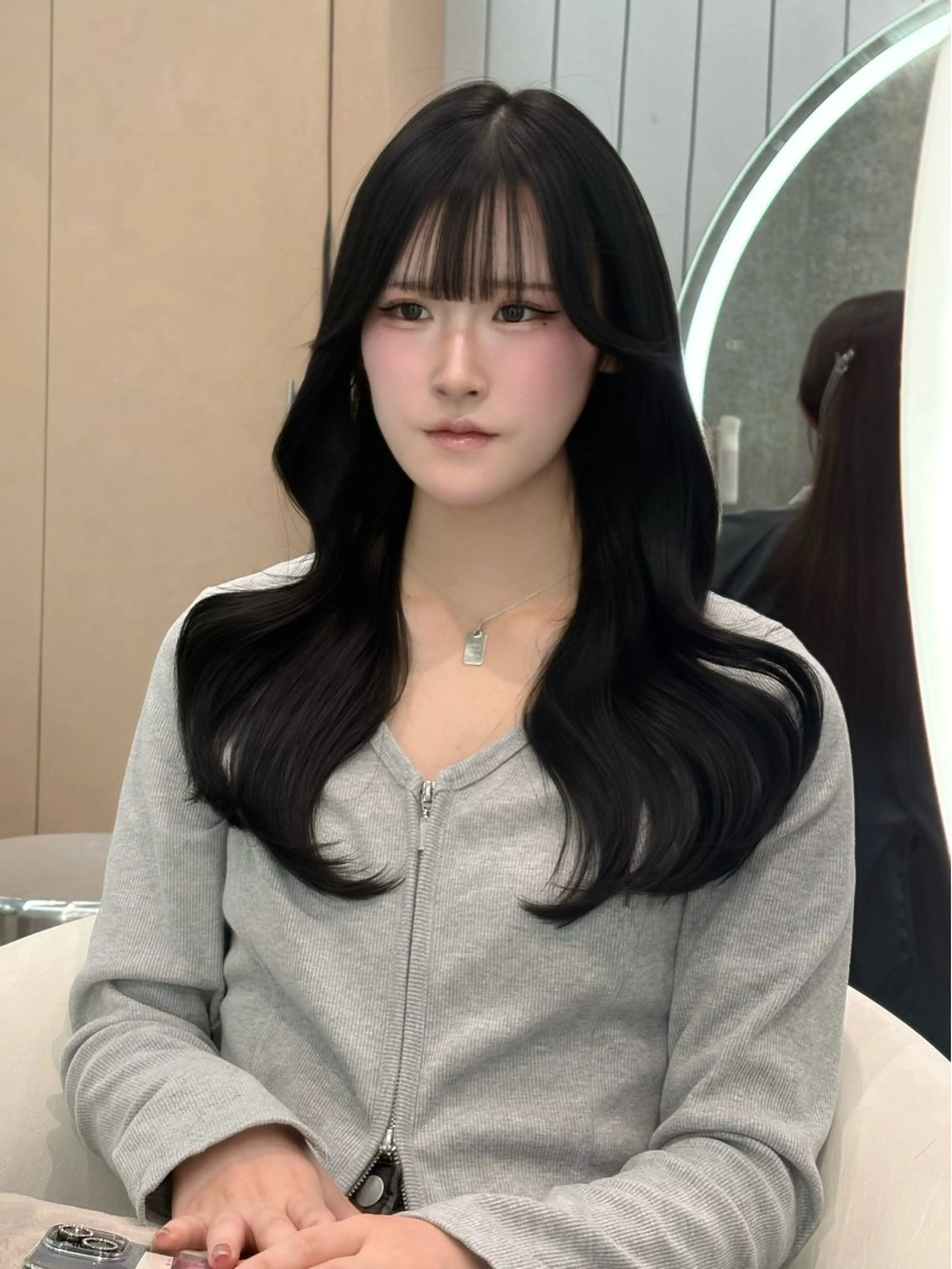 ロング カラー ヘアアレンジ アッシュ 黒髪 ブリーチ ブルーカラー ブルーブラック カット ヘアカラー トリートメント ヘアセット 大宮‎🩵縮毛矯正 レイヤー　佐藤和のヘアスタイル