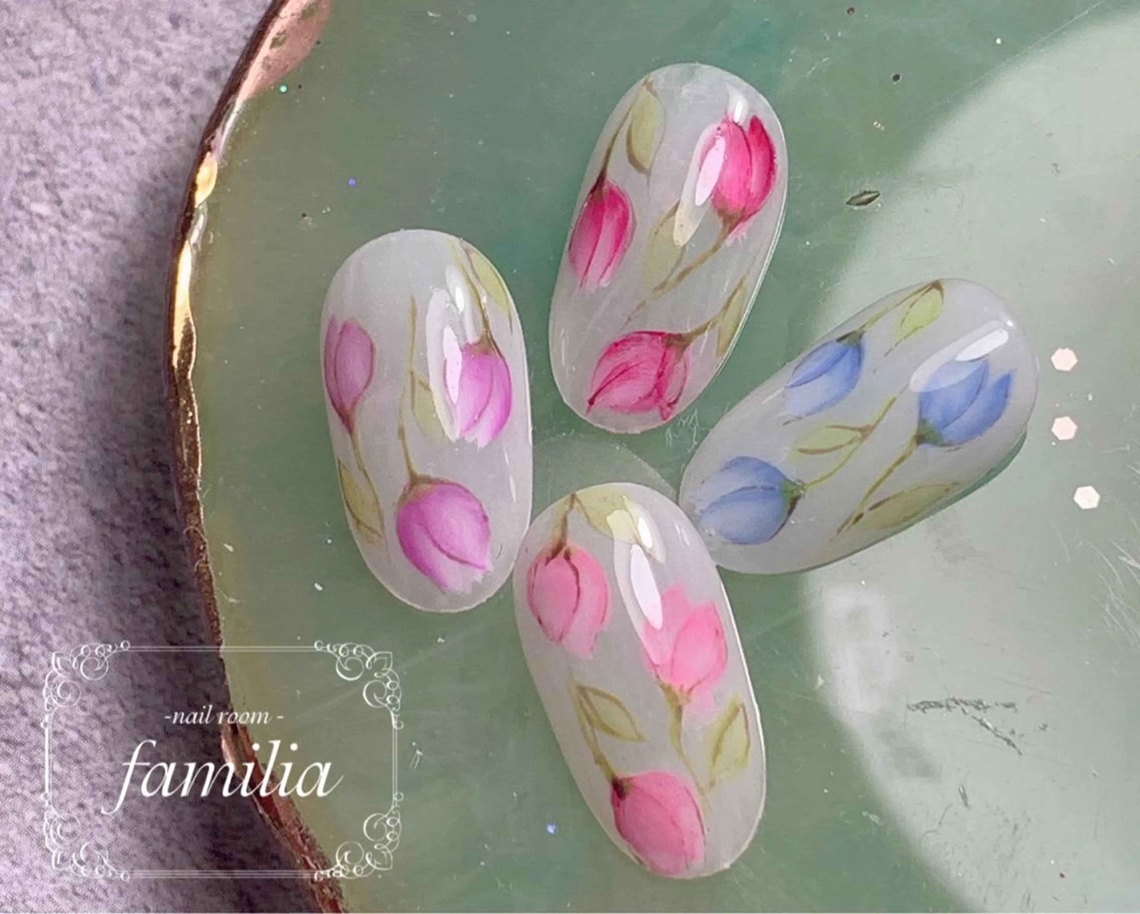 ネイル ハンドネイル -nailroom- familiaのネイルデザイン