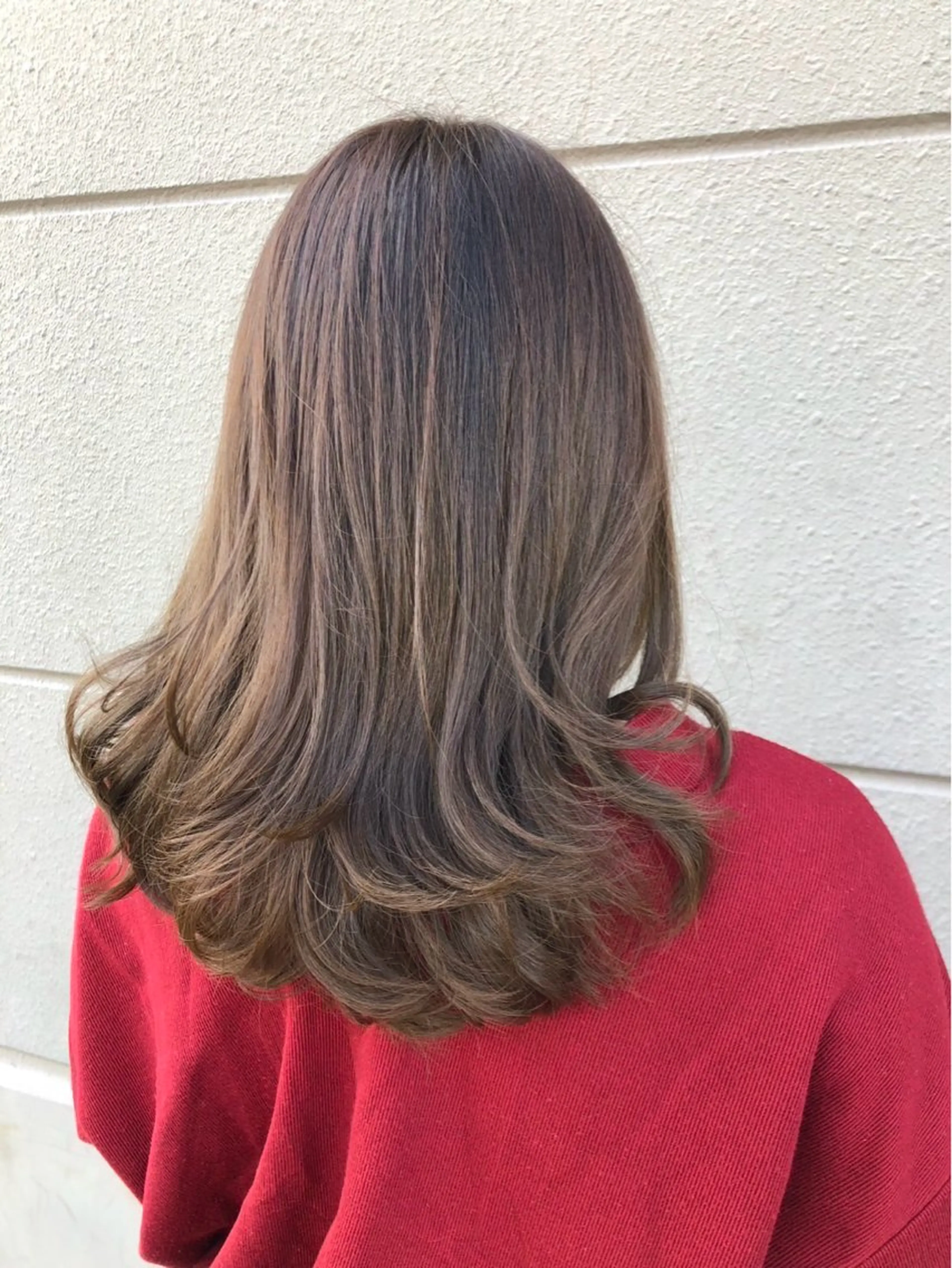 ミディアム トリートメント ブリーチなしカラー★ 小此木 秀仁のヘアスタイル
