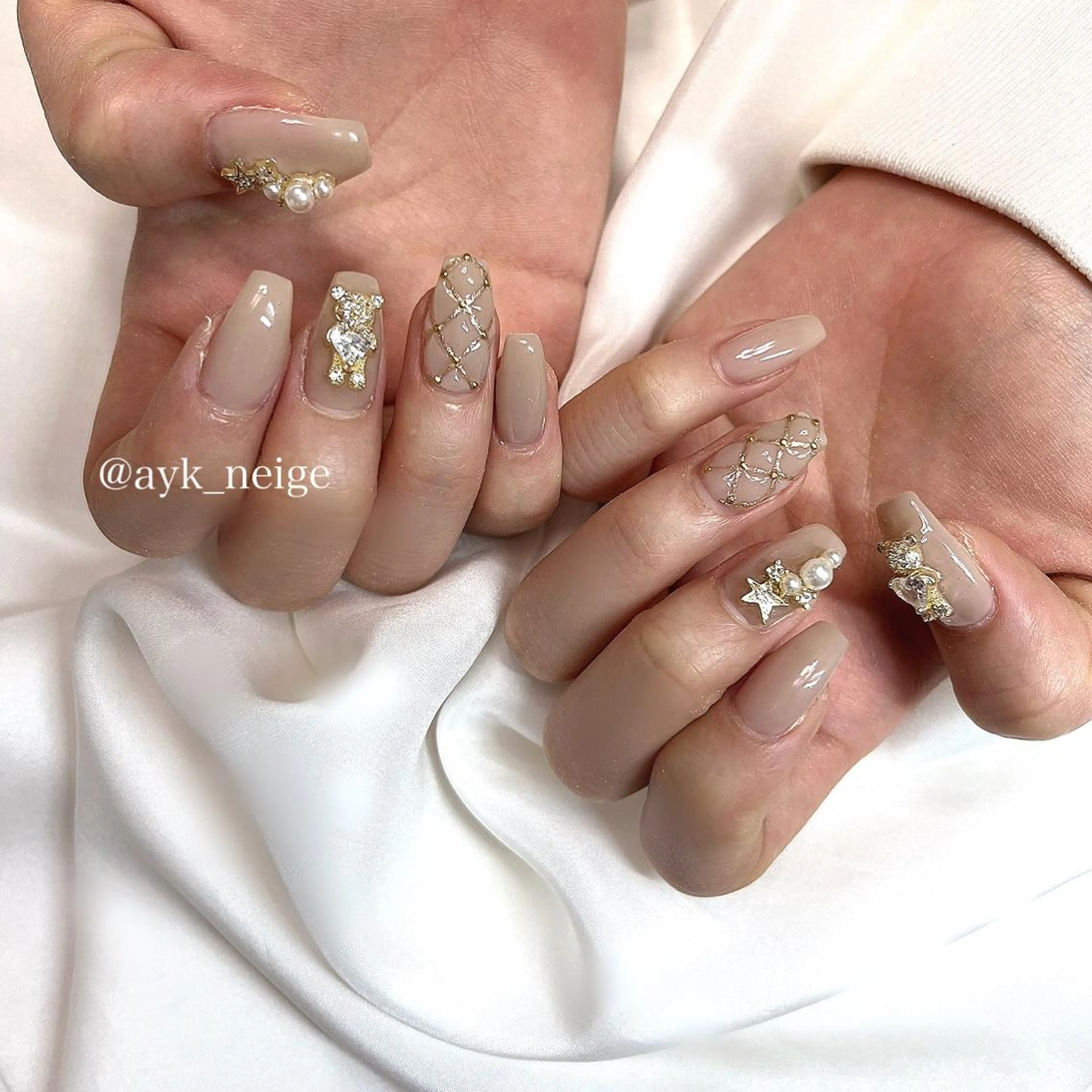 ネイル フットネイル グラデーション キラキラネイル 韓国ネイル マグネットネイル n'eige nail所属・大谷 綾香のネイルデザイン