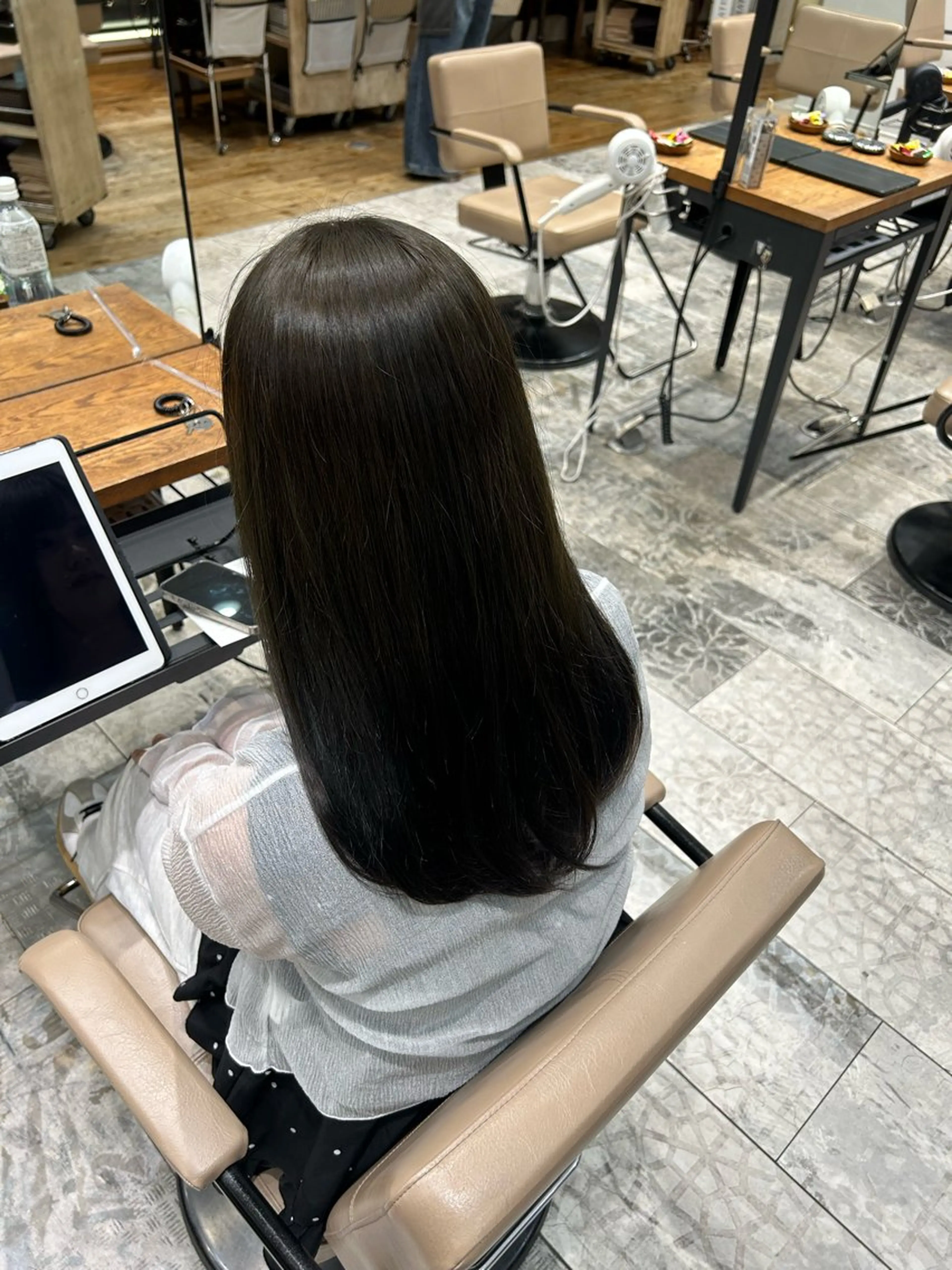 ロング カラー ベージュカラー オリーブベージュ トリートメント 銀座/透明感カラー 🫧祝迫愛艶のヘアスタイル