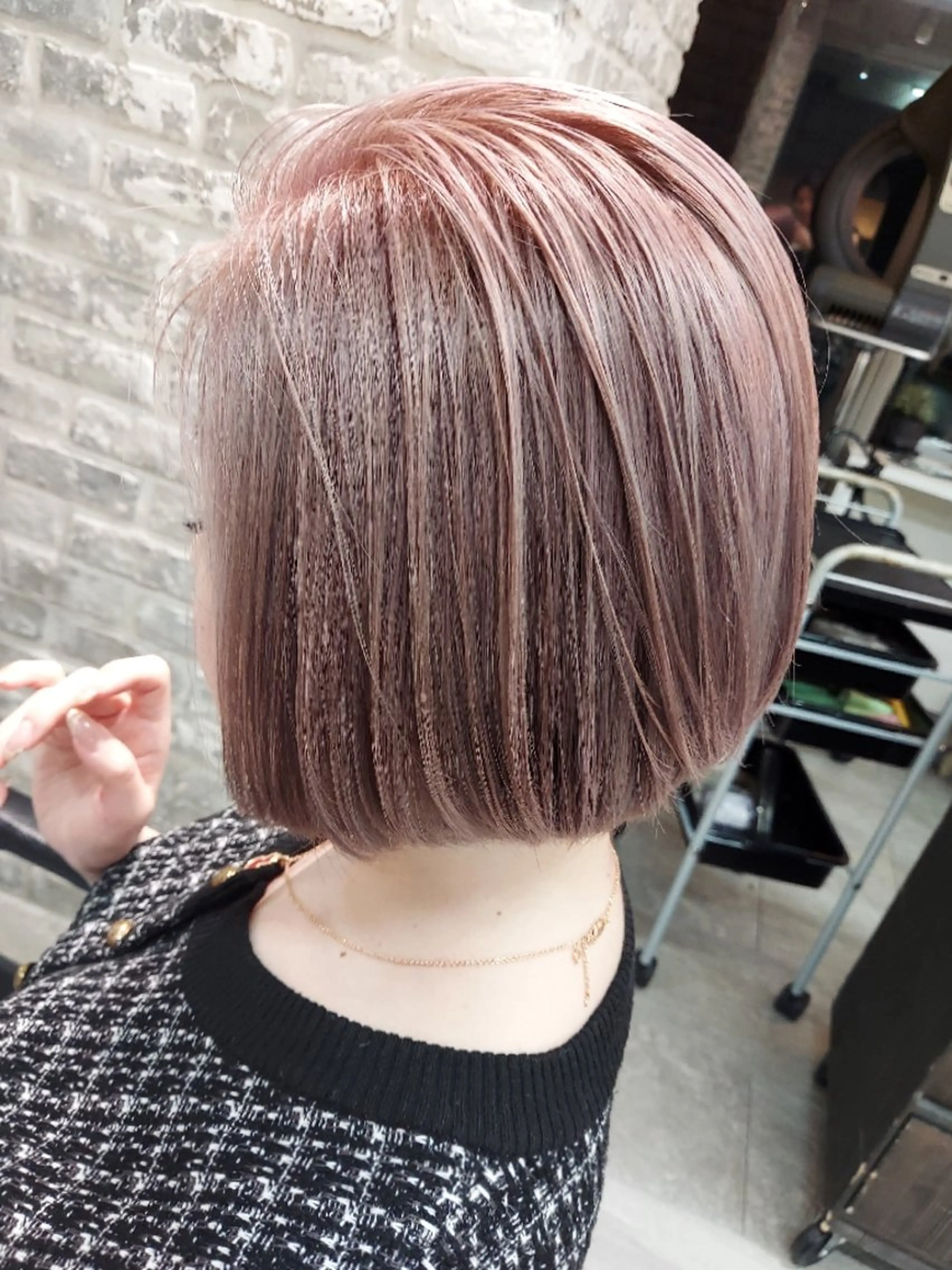 ショート カラー ベージュカラー ピンクカラー ピンクベージュ ヘアカラー トリートメント ブリーチ・ハイトーン 特化🎉内山のヘアスタイル