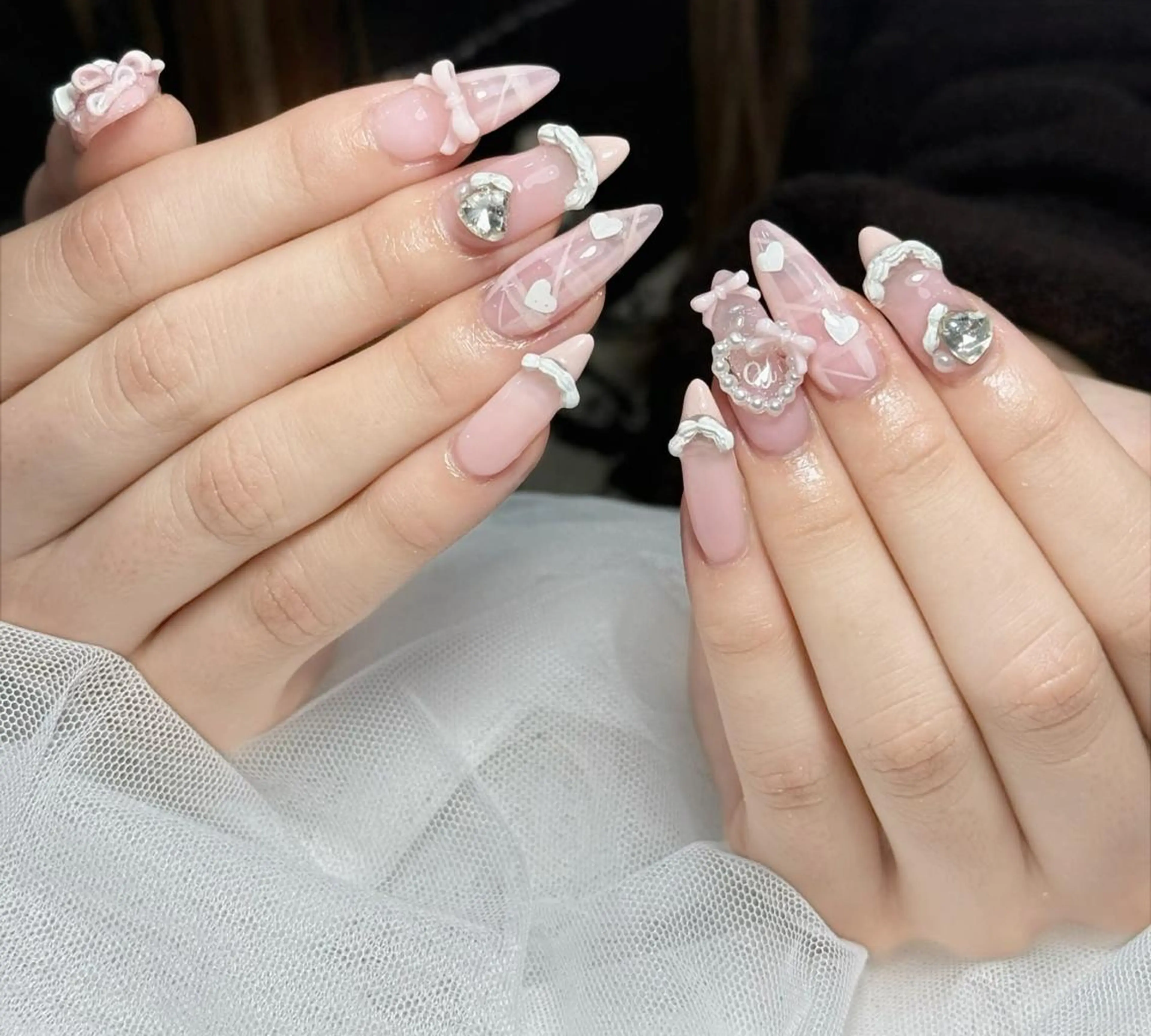 ロング カラー 韓国風ヘア ハンドネイル Bling Salonのネイルデザイン