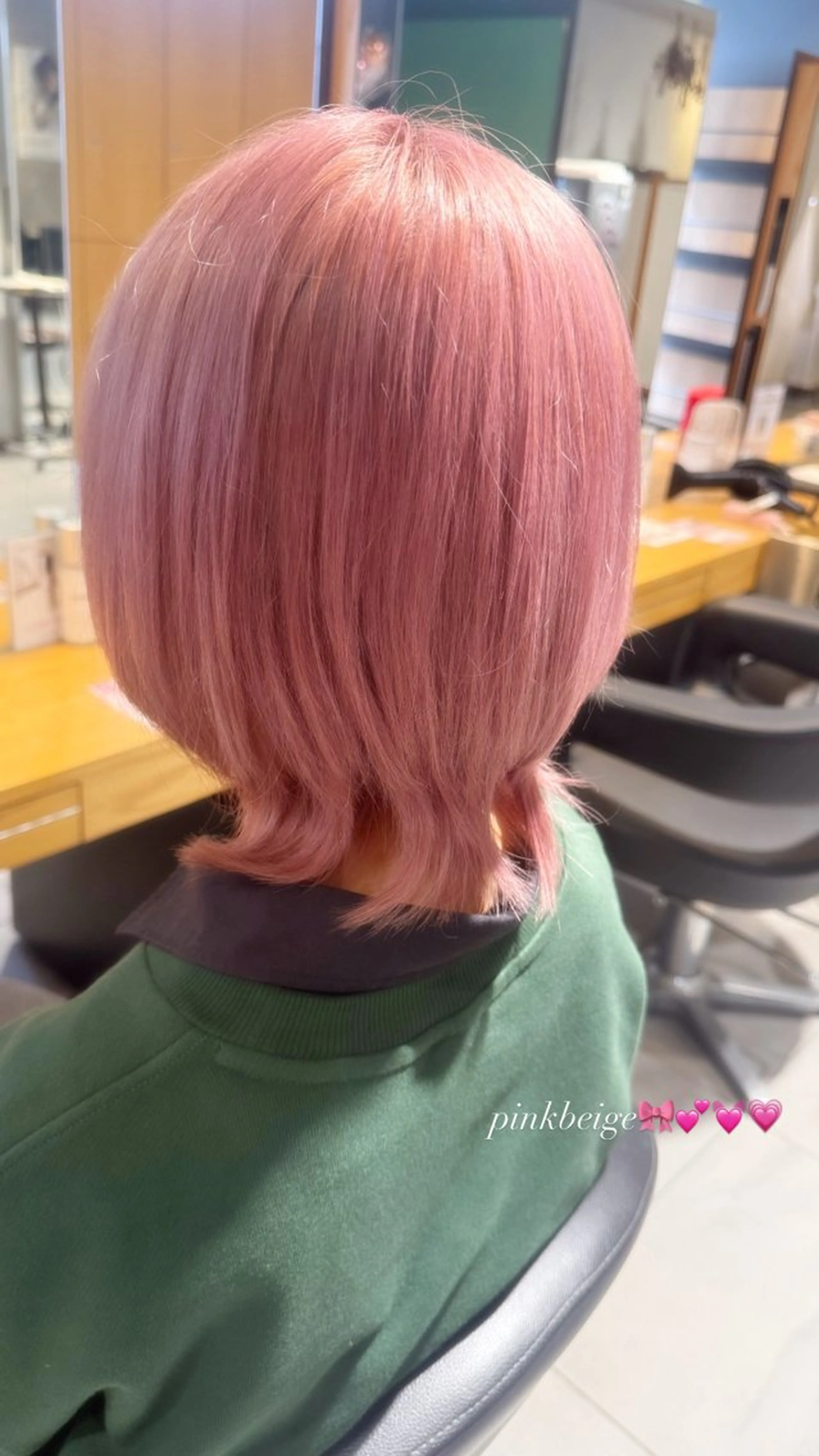 ショート カラー ベージュカラー ブリーチ ピンクカラー ピンクベージュ ヘアカラー lupi大阪店 Natsumi🎀のヘアスタイル