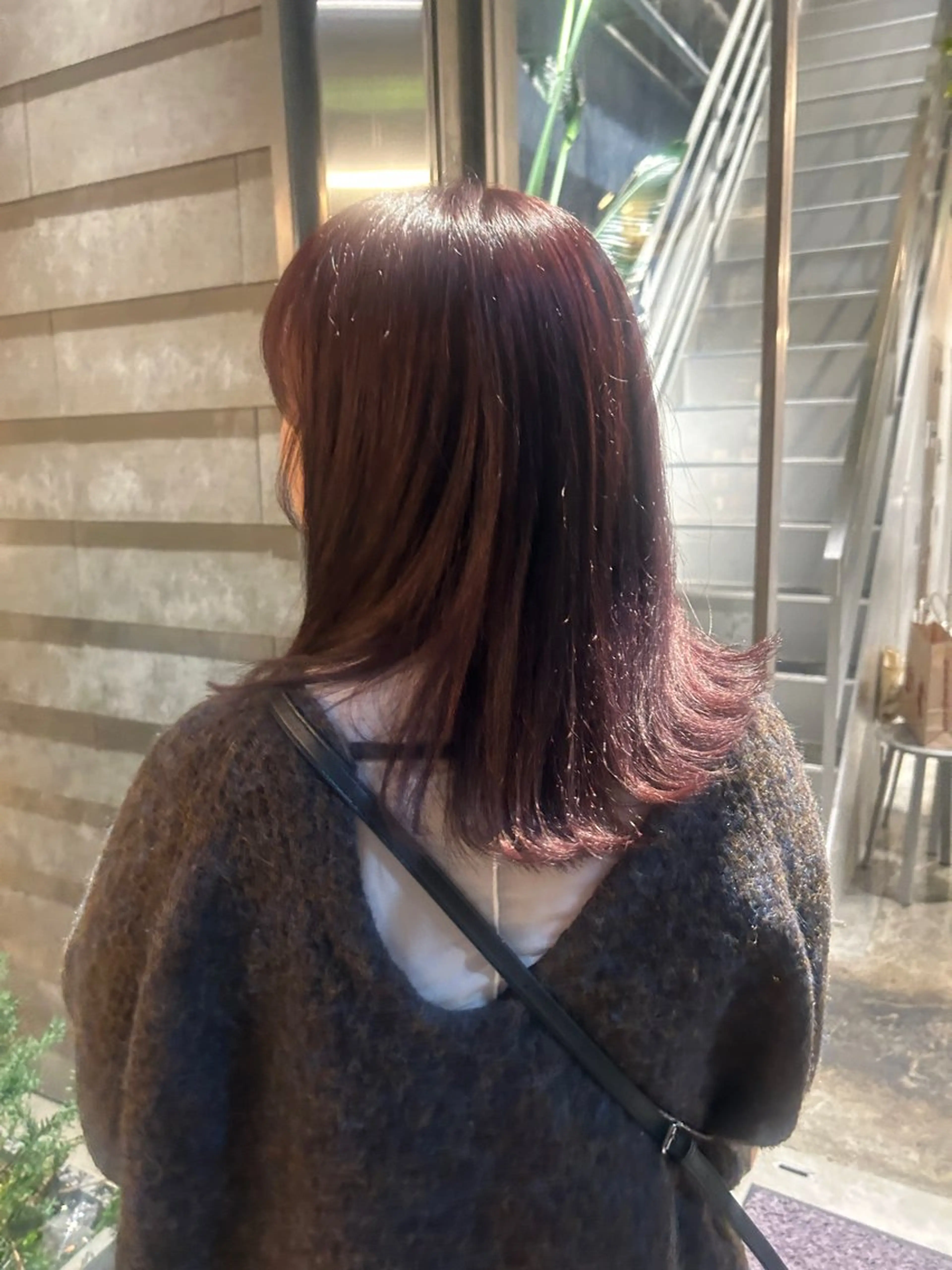 ミディアム 橋本 彩音のヘアスタイル