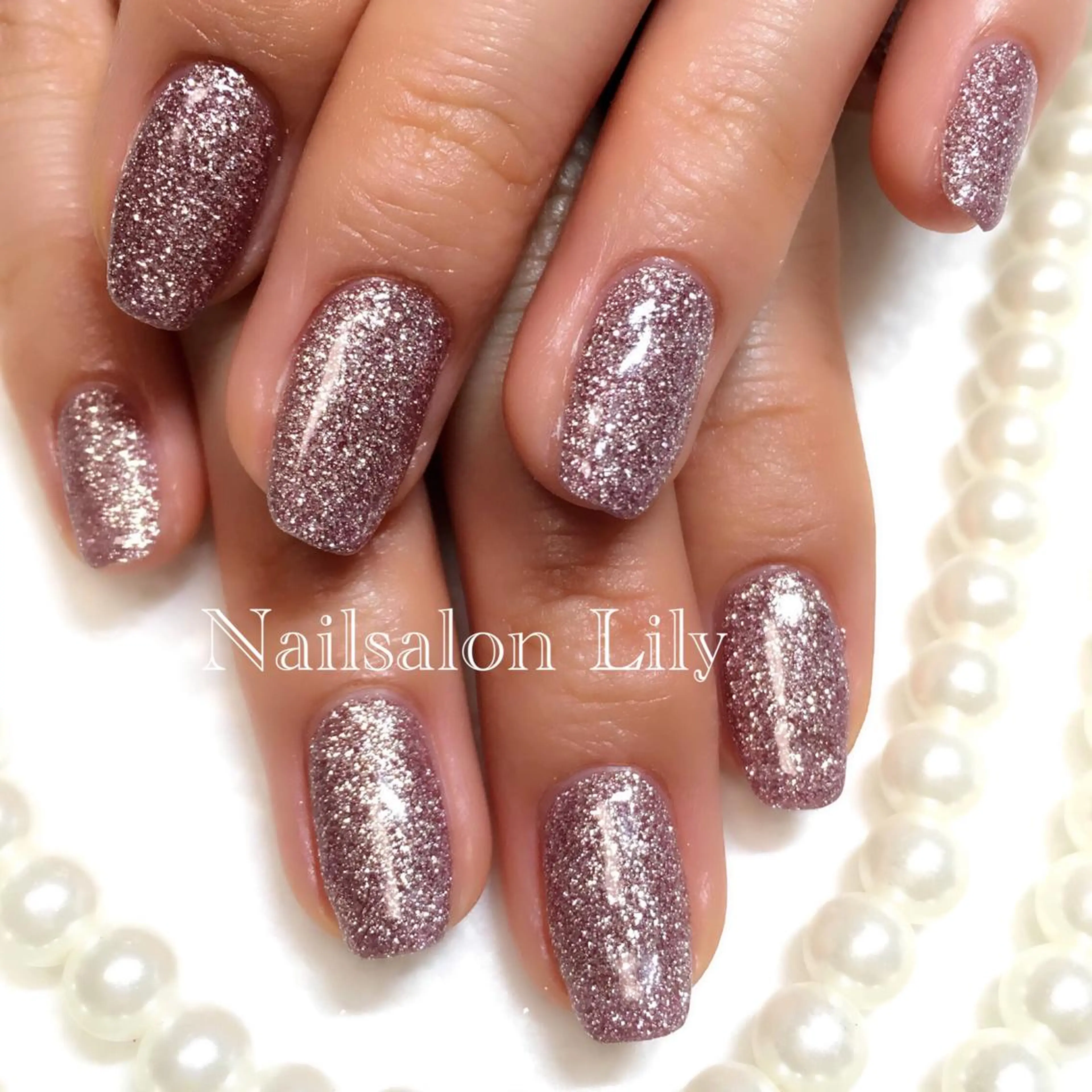 ネイル キラキラネイル ワンカラーネイル Lily*nail 🌻Mii🌻のネイルデザイン