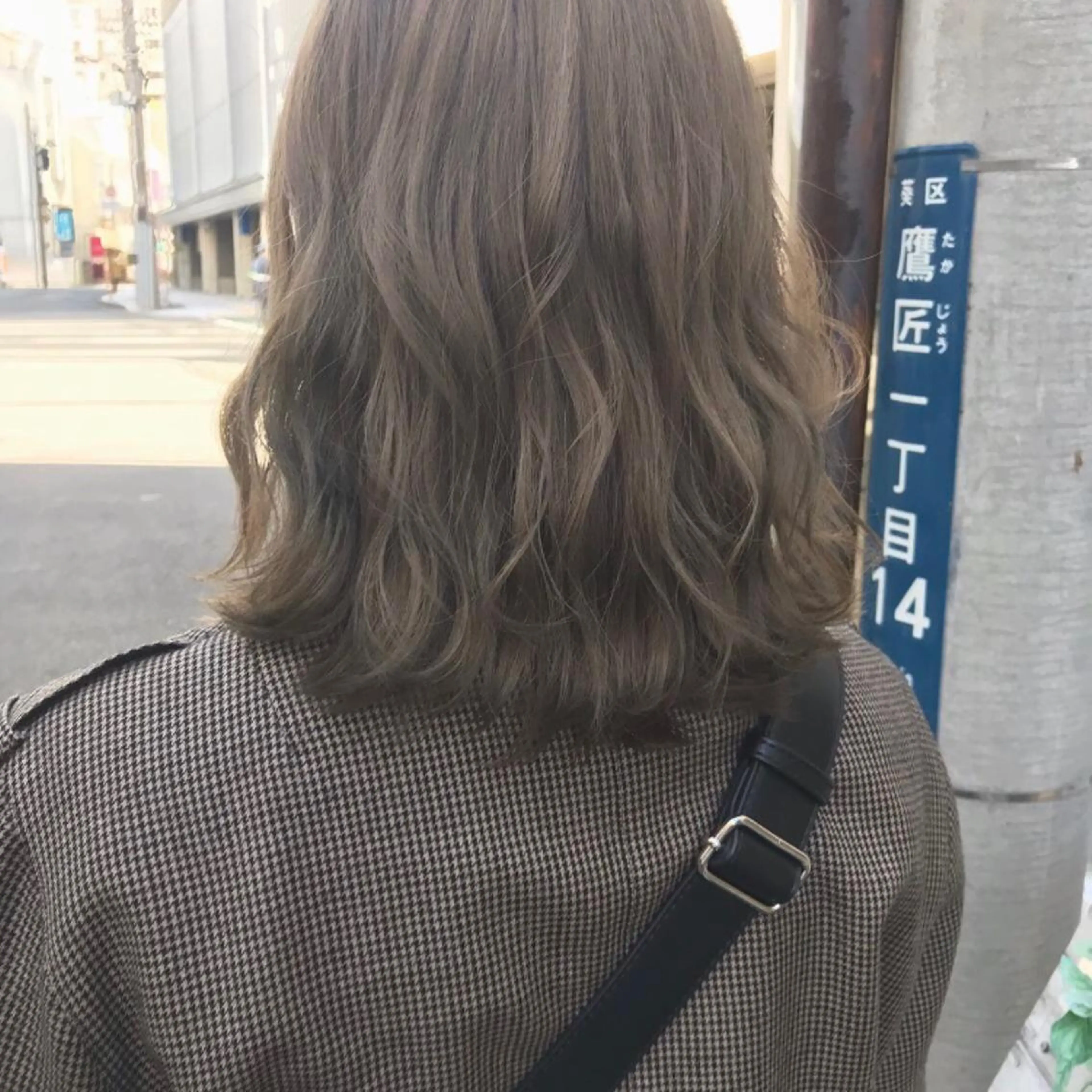 ミディアム カラー パーマ ヘアアレンジ アッシュ ベージュカラー デザインカラー イヤリングカラー グラデーションカラー 髪質改善🫧ベージュ 椙山 響のヘアスタイル