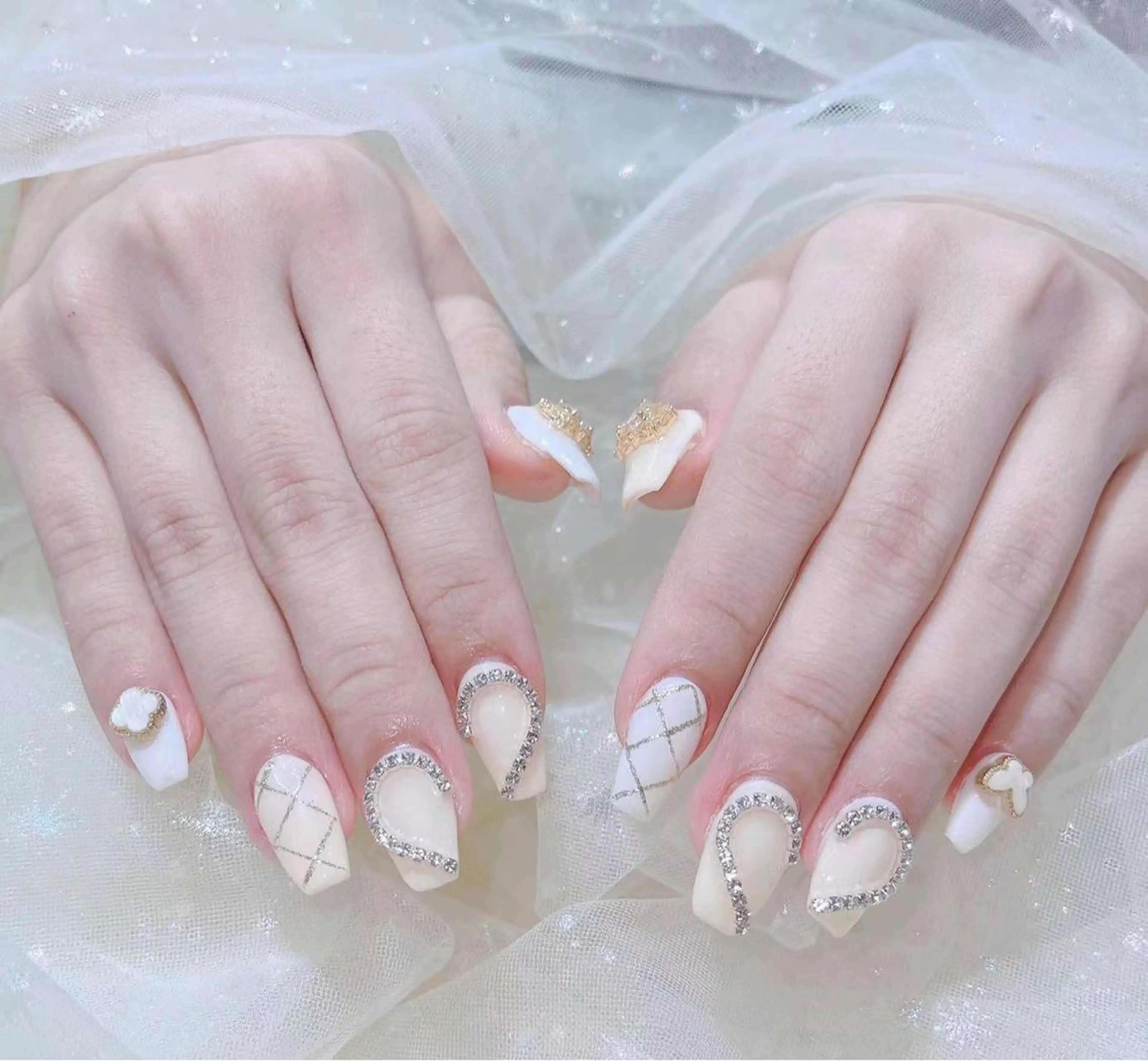 ネイル ハンドネイル Queens ciciのネイルデザイン