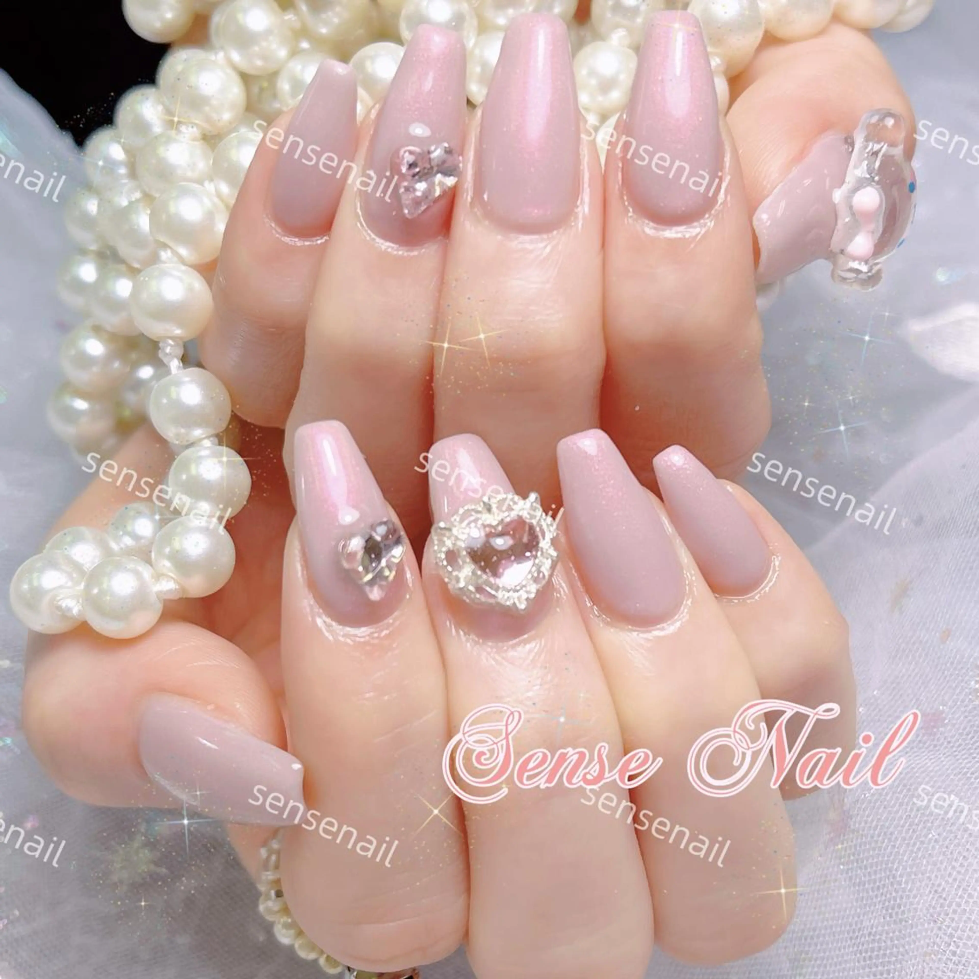 ネイル ハンドネイル ハンドケア Queening 🦋のネイルデザイン