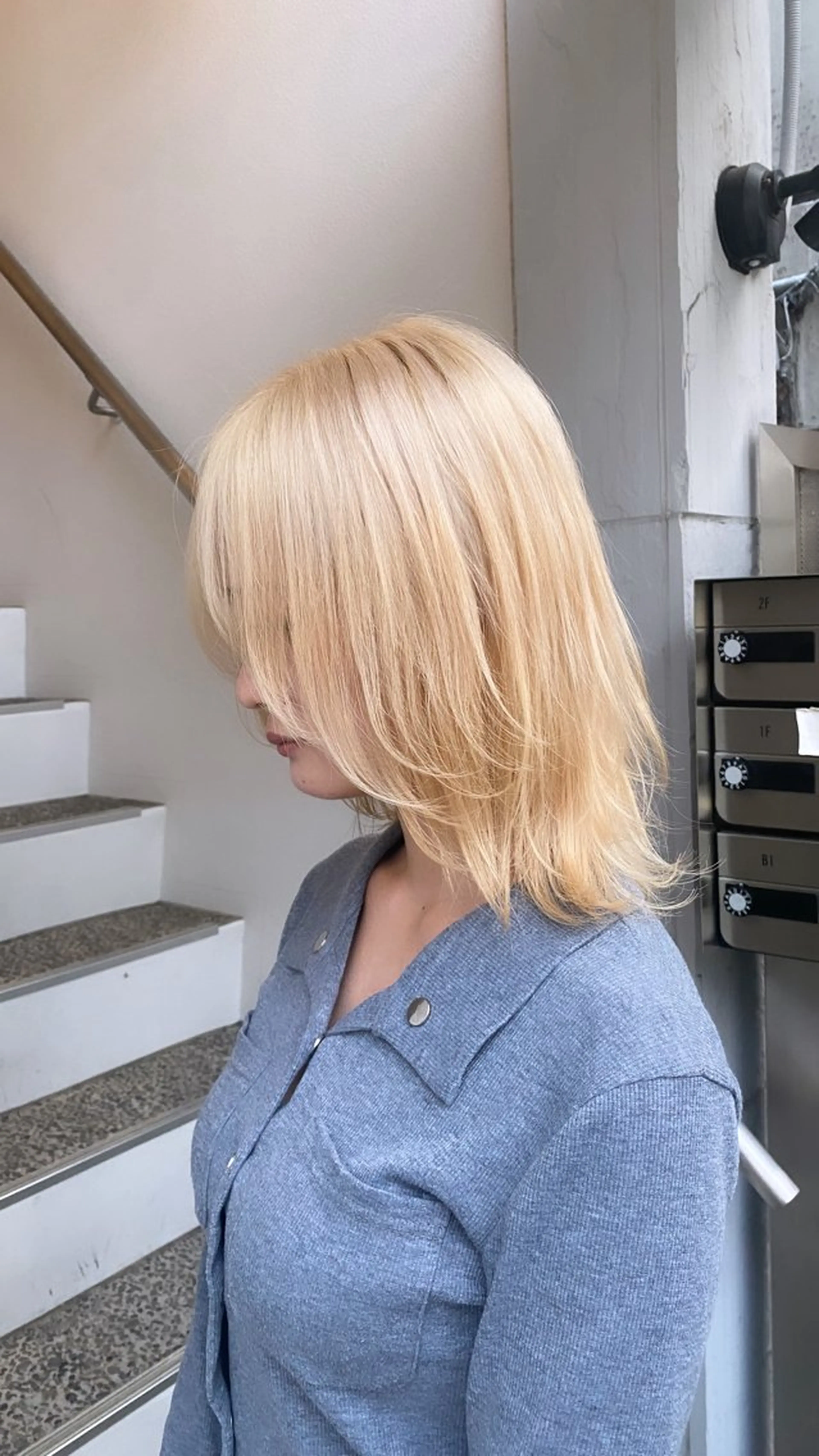 ミディアム カラー メンズ ケアブリーチ/ツヤ髪 /ハイトーン/西村のヘアスタイル