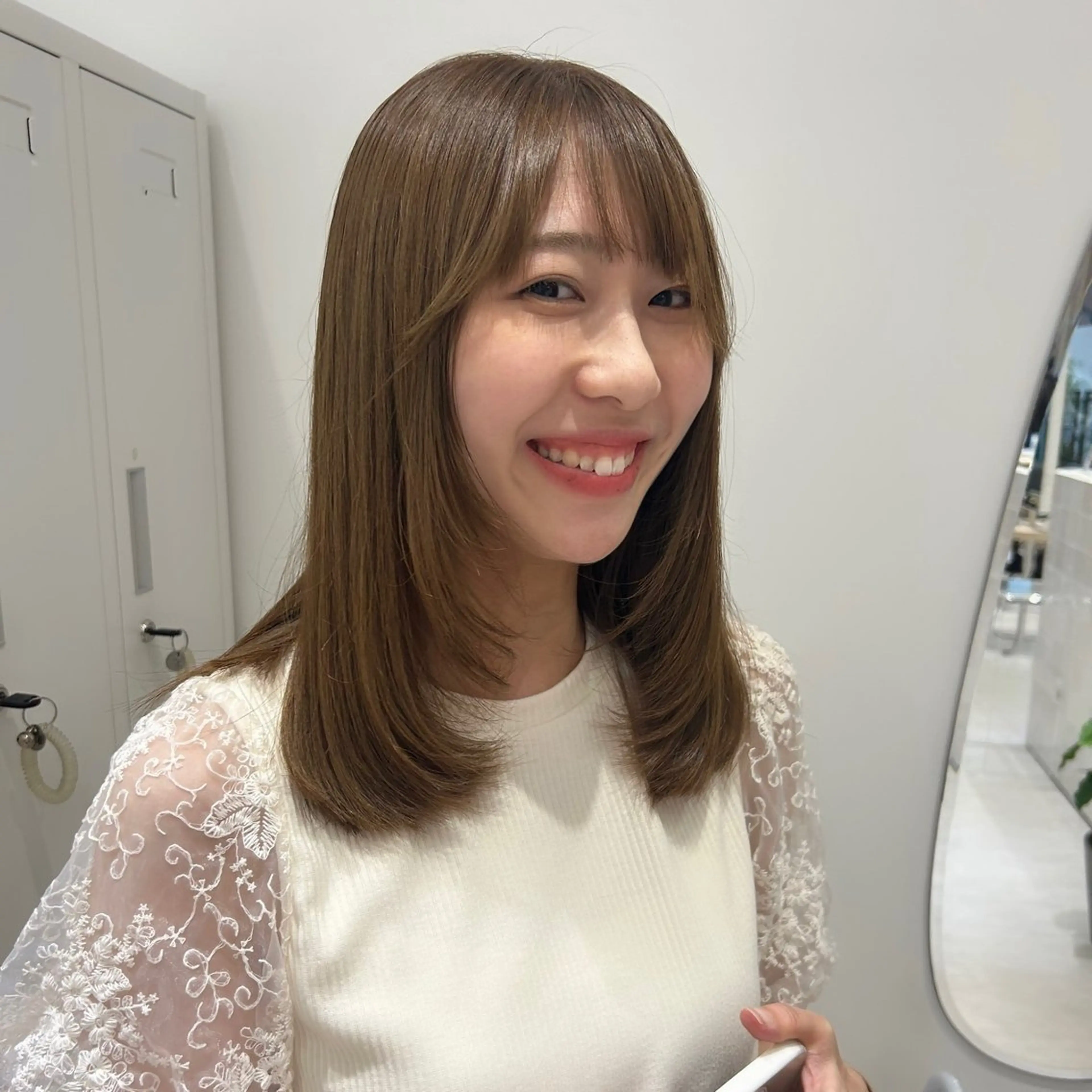 眉カットの写真